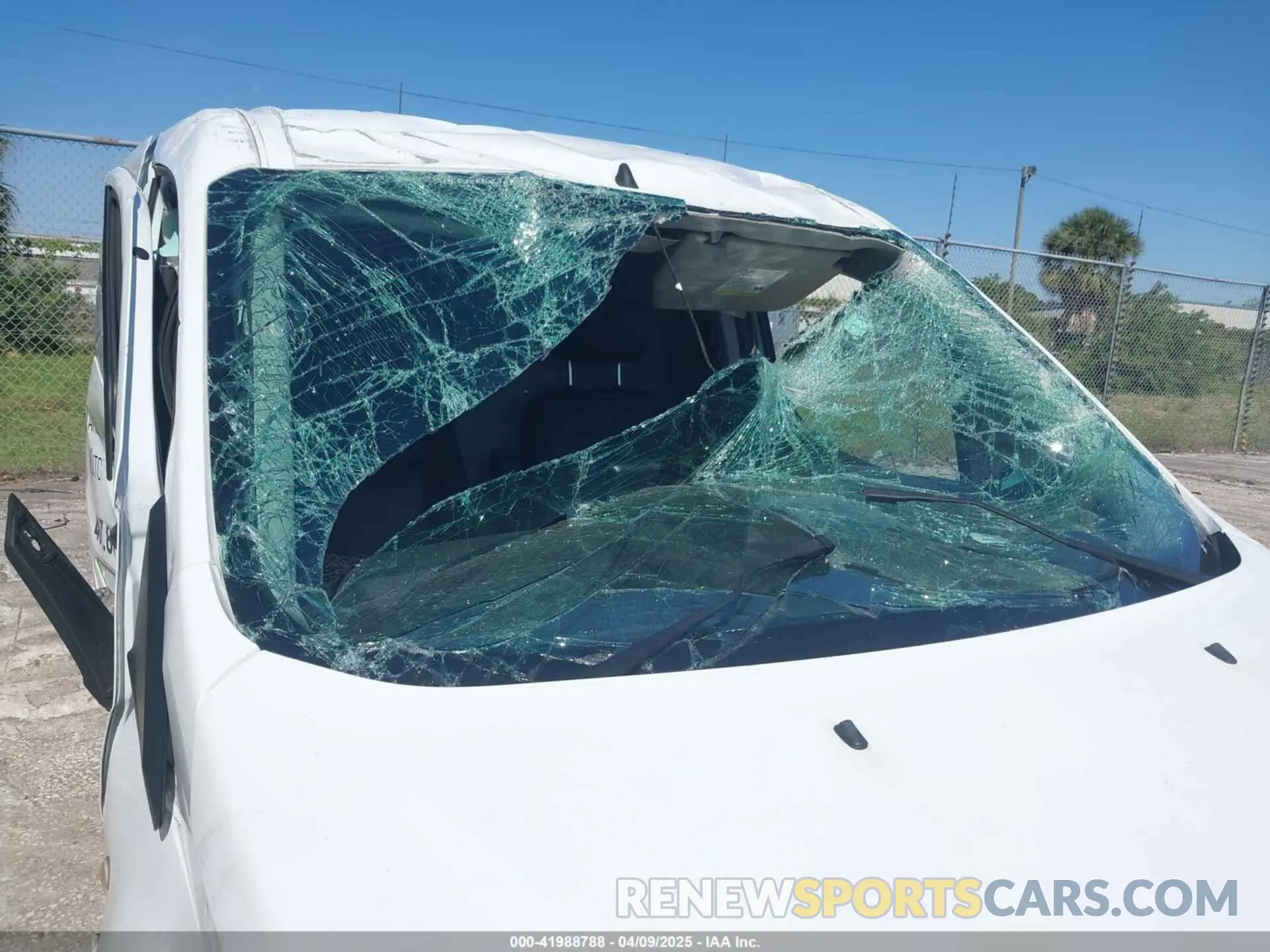17 Photograph of a damaged car NM0LS7E23L1435973 FORD TRANSIT CONNECT 2020