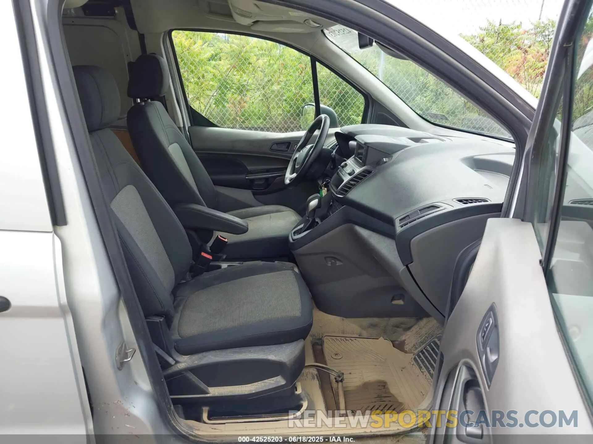 5 Photograph of a damaged car NM0LS7E25L1472314 FORD TRANSIT CONNECT 2020