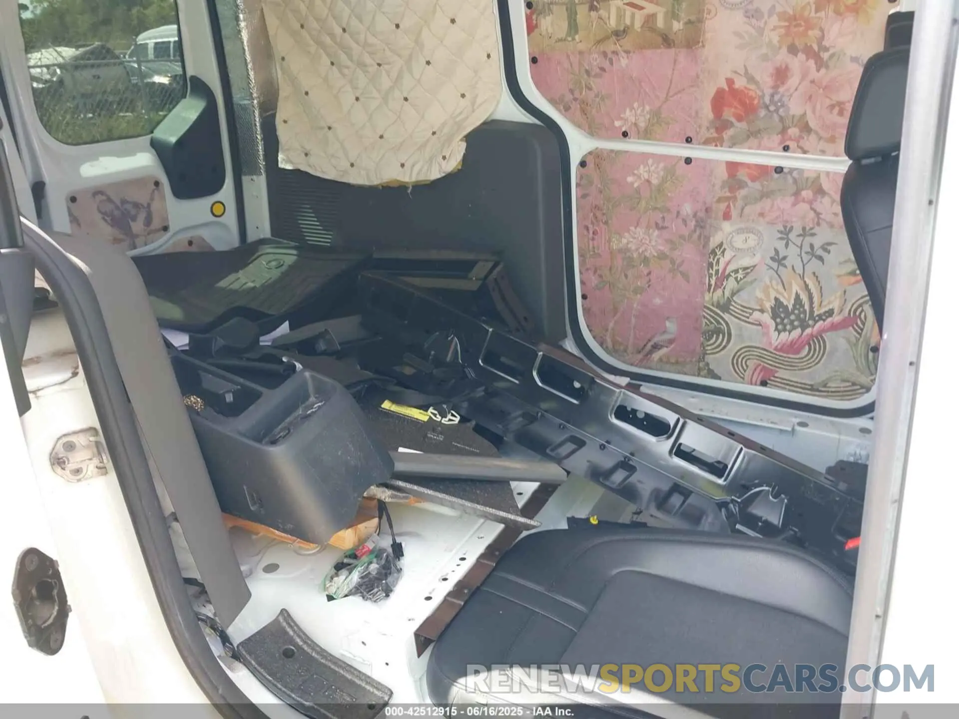 8 Photograph of a damaged car NM0LS7E26L1471530 FORD TRANSIT CONNECT 2020
