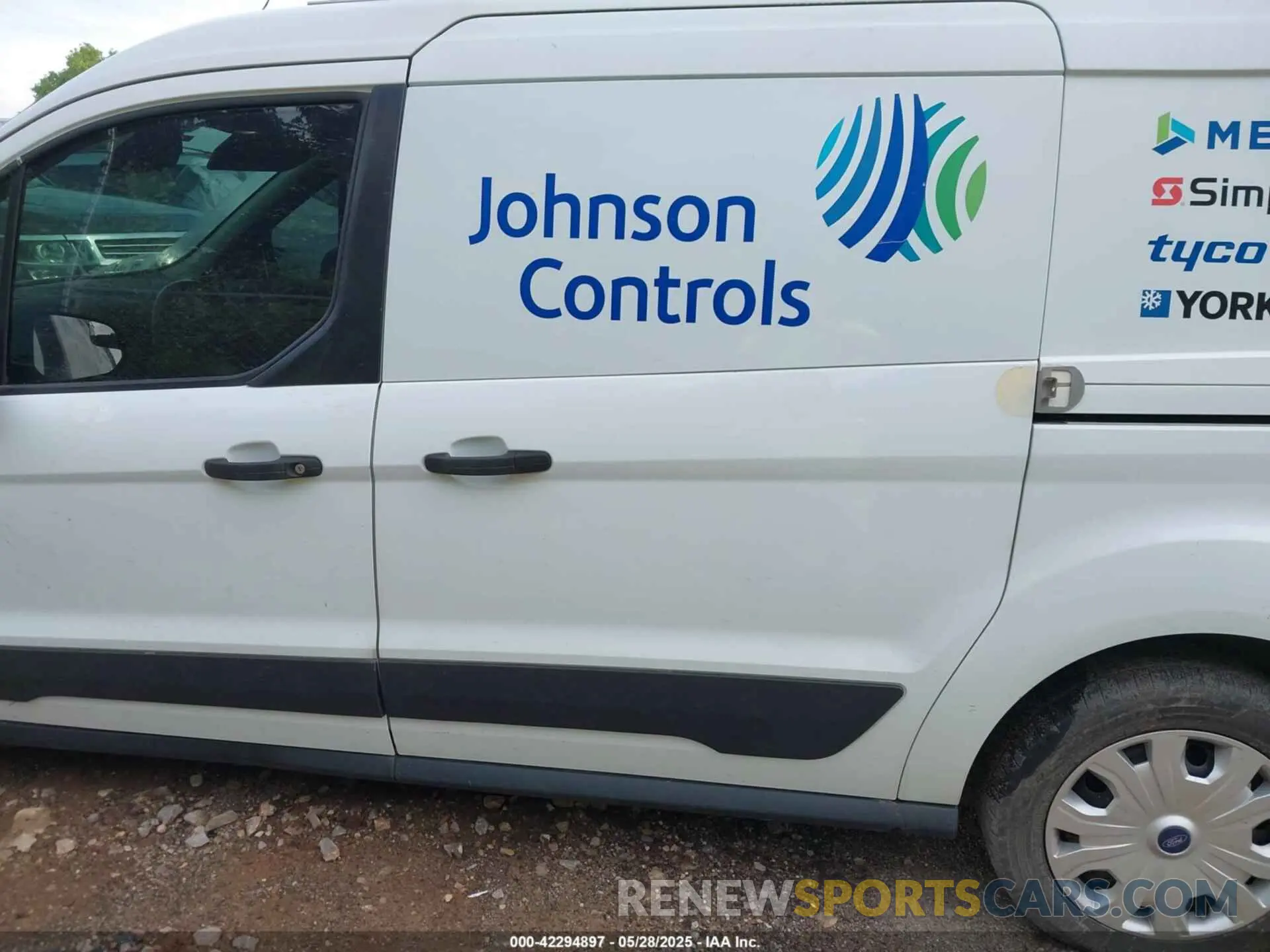15 Photograph of a damaged car NM0LS7E28L1466197 FORD TRANSIT CONNECT 2020