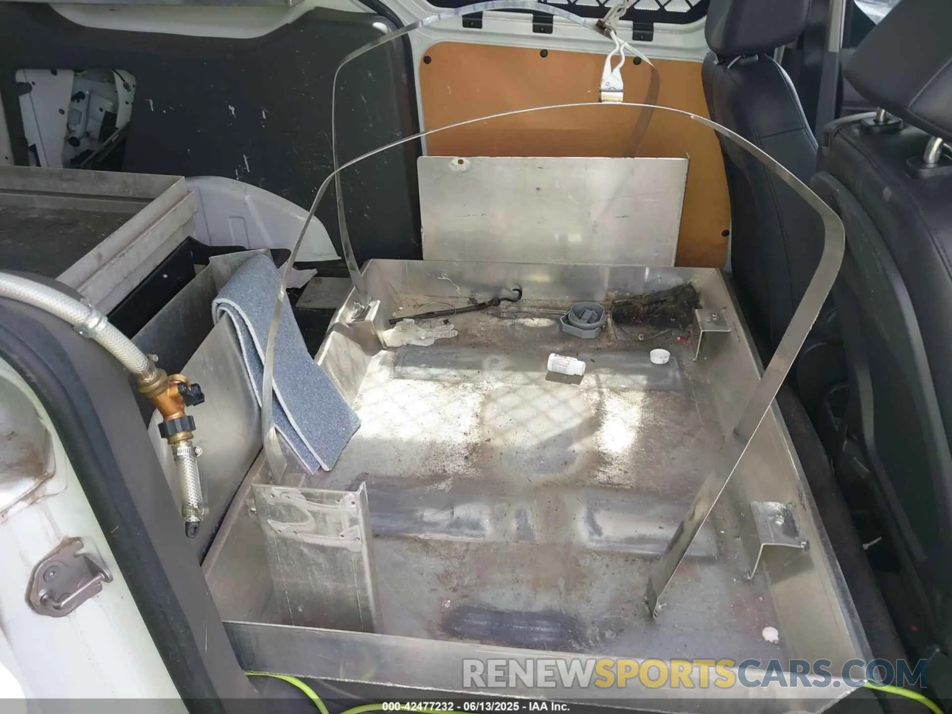 8 Photograph of a damaged car NM0LS7E24M1495245 FORD TRANSIT CONNECT 2021