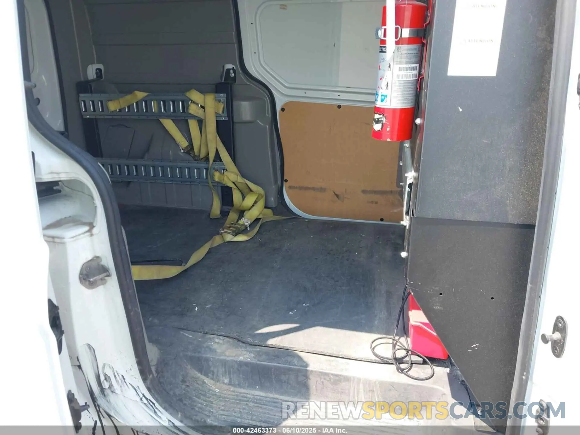 8 Photograph of a damaged car NM0LS7F7XM1495471 FORD TRANSIT CONNECT 2021