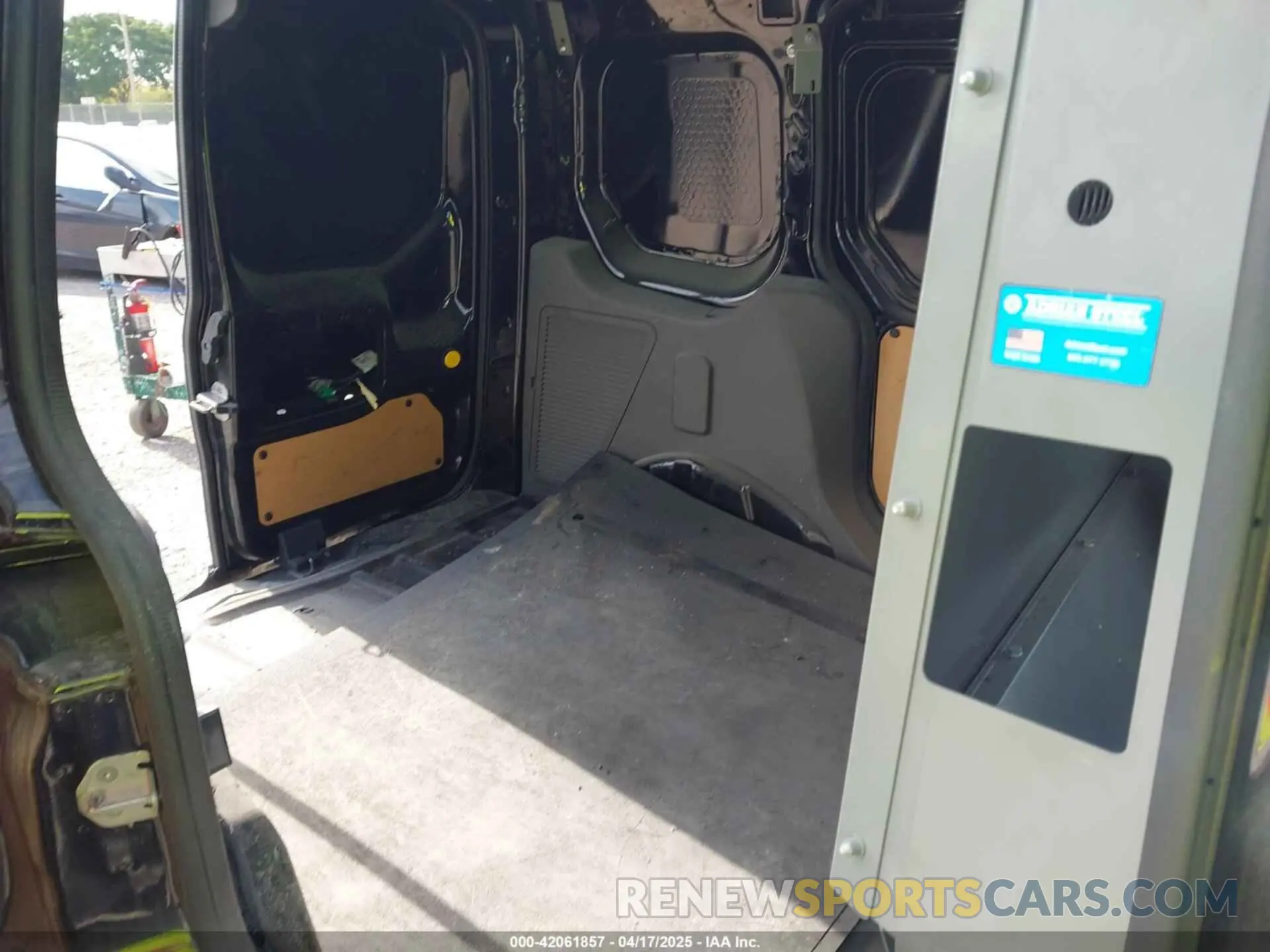 8 Photograph of a damaged car NM0LS6S20P1565259 FORD TRANSIT CONNECT 2023