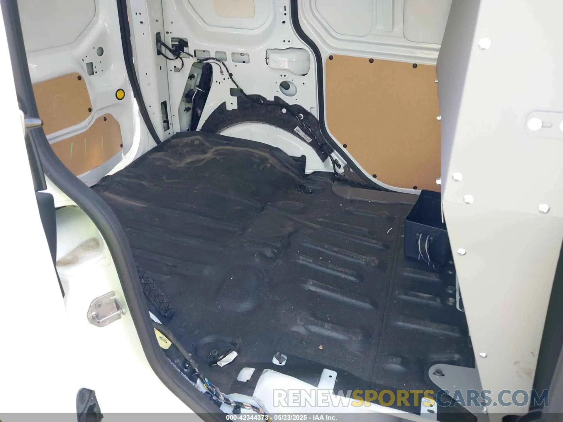 8 Photograph of a damaged car NM0LS6S26P1571681 FORD TRANSIT CONNECT 2023