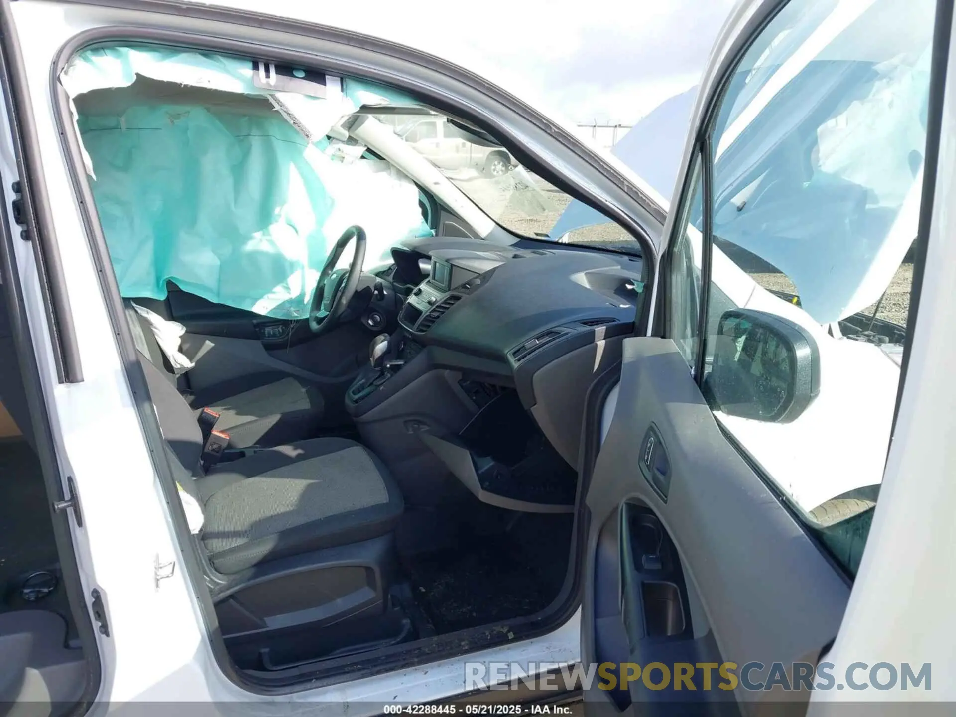 5 Photograph of a damaged car NM0LS7S24P1572169 FORD TRANSIT CONNECT 2023