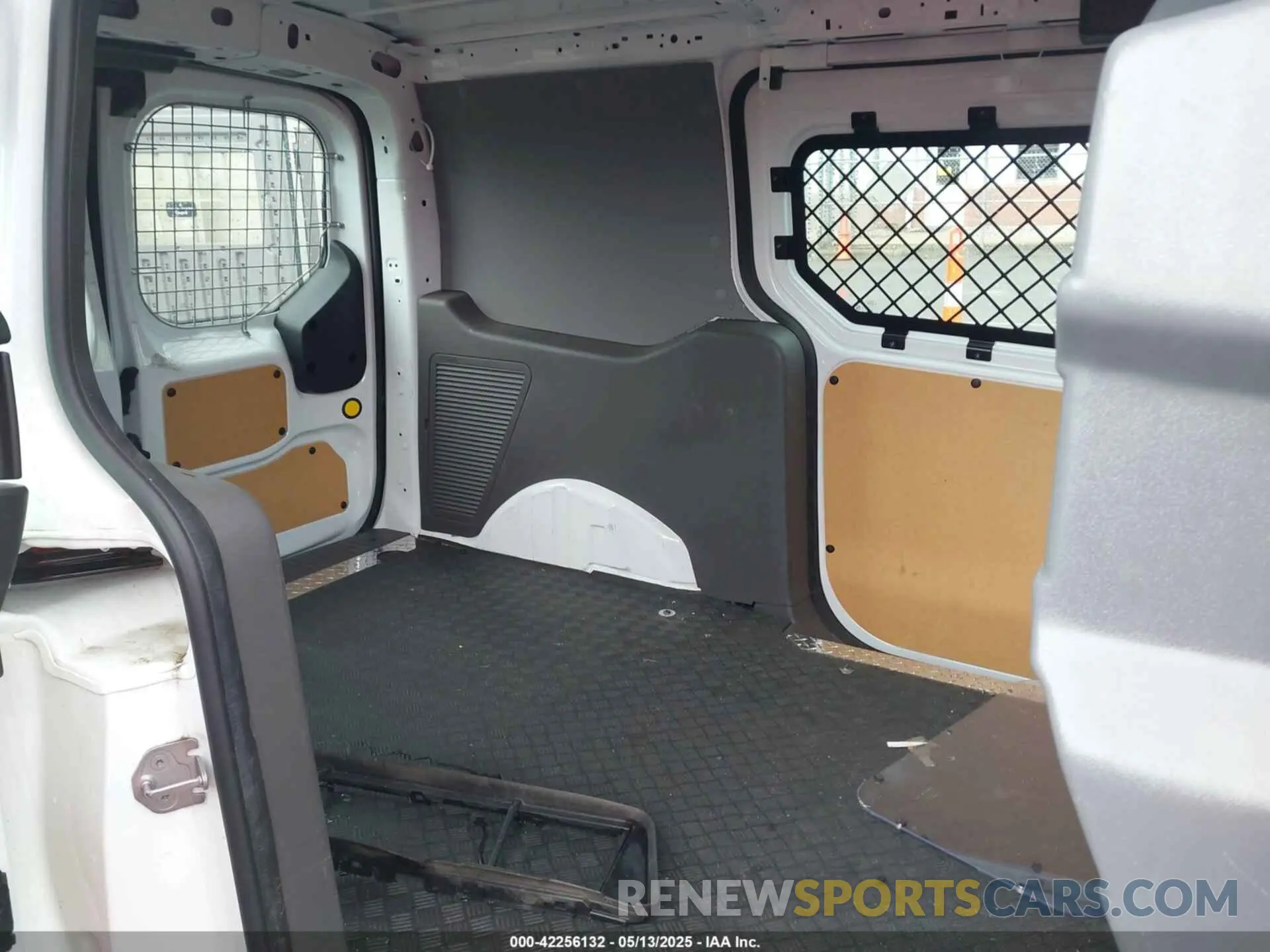8 Photograph of a damaged car NM0LS7S28P1571137 FORD TRANSIT CONNECT 2023