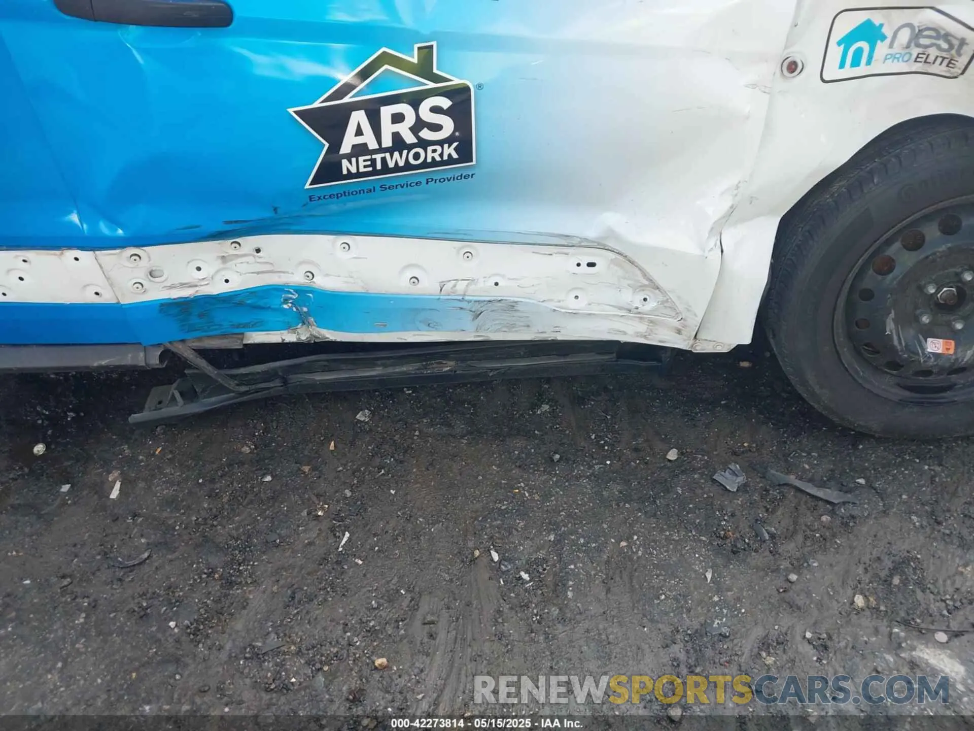 17 Photograph of a damaged car NM0LS7T28P1550285 FORD TRANSIT CONNECT 2023