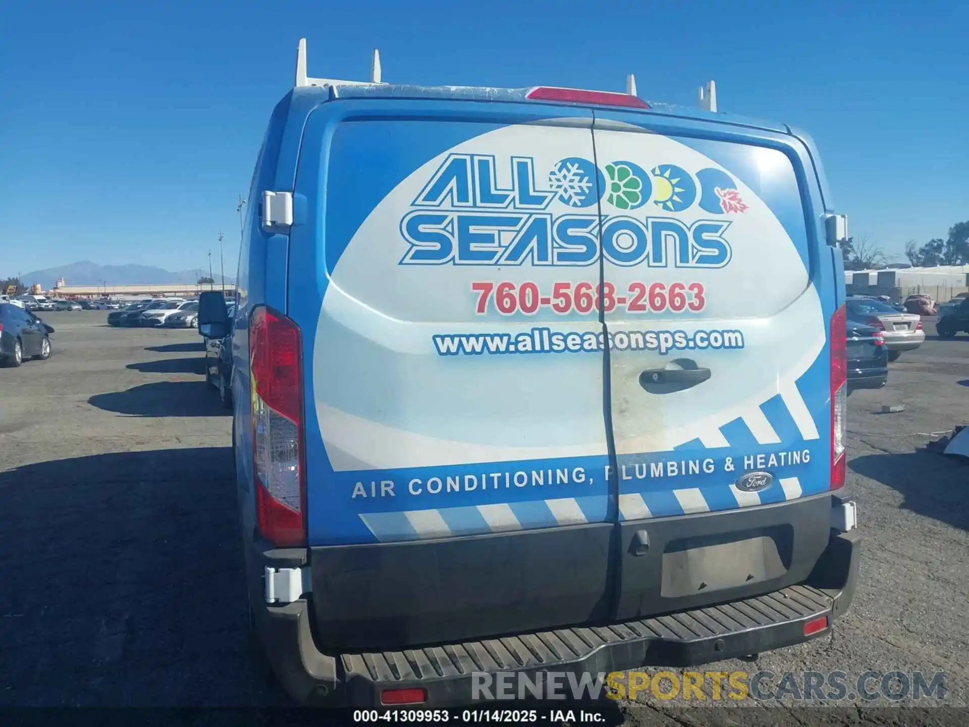 17 Photograph of a damaged car 1FTYR1YMXKKA10287 FORD TRANSIT VAN 2019