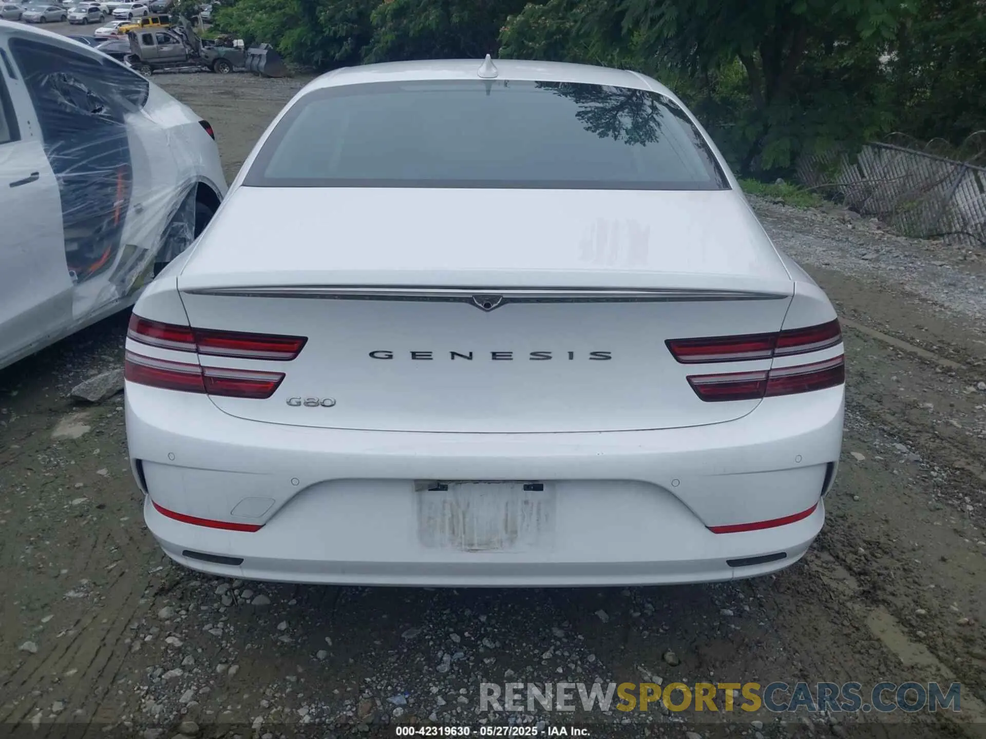16 Photograph of a damaged car KMTGE4S17PU006170 GENESIS ELECTRIFIED G80 2023
