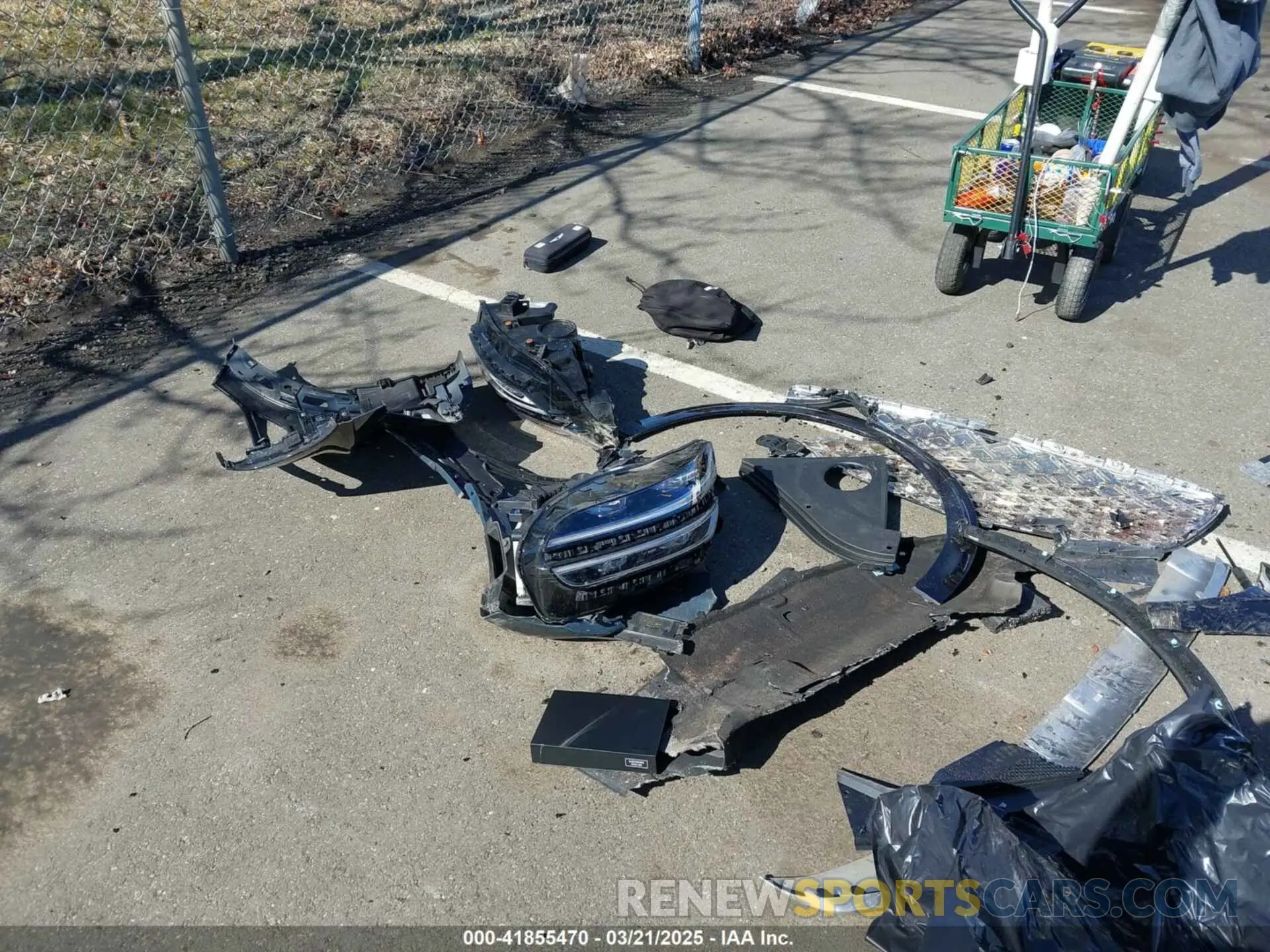 12 Photograph of a damaged car 5NMMCET15RH002852 GENESIS ELECTRIFIED GV70 2024