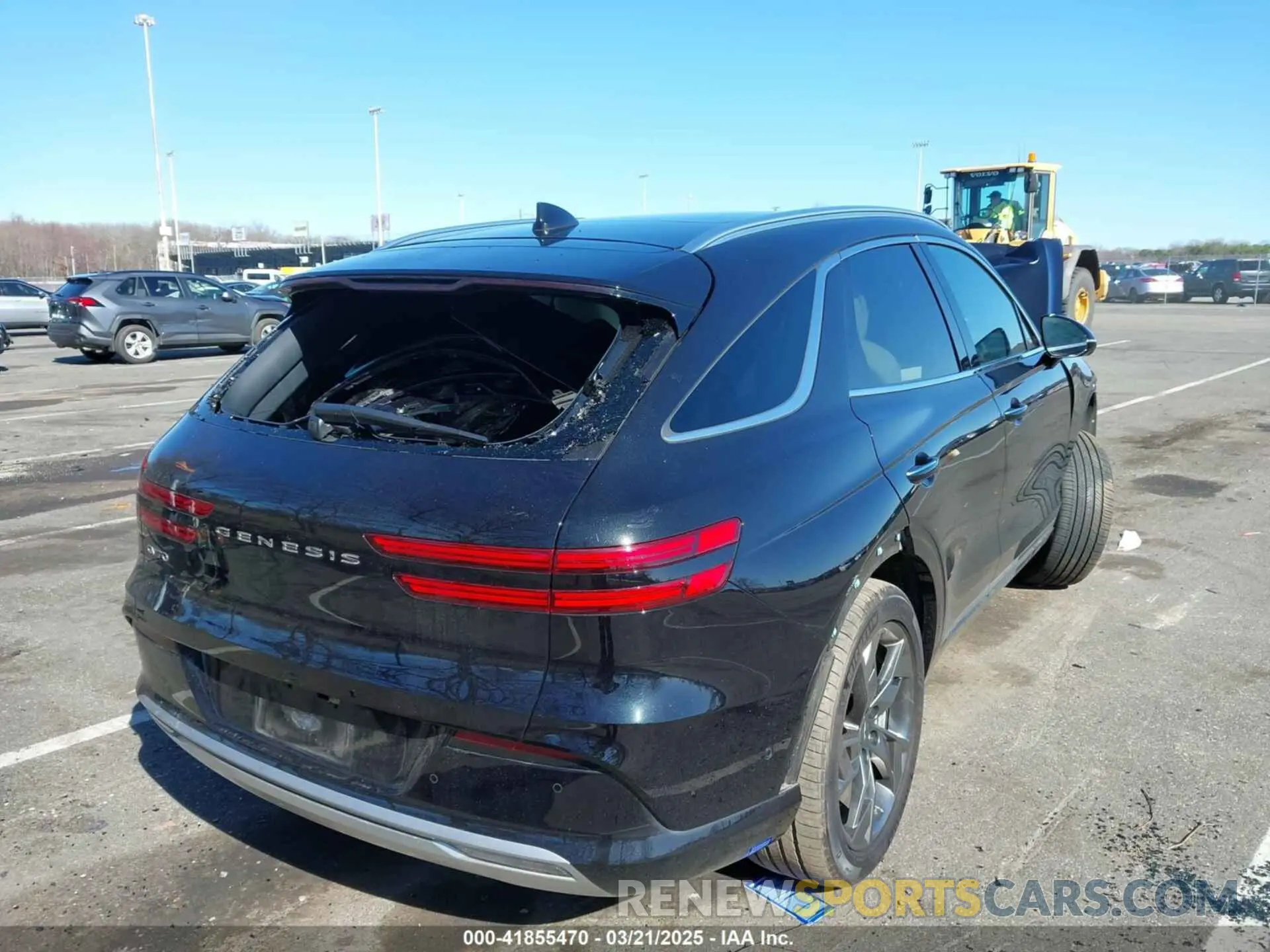 4 Photograph of a damaged car 5NMMCET15RH002852 GENESIS ELECTRIFIED GV70 2024