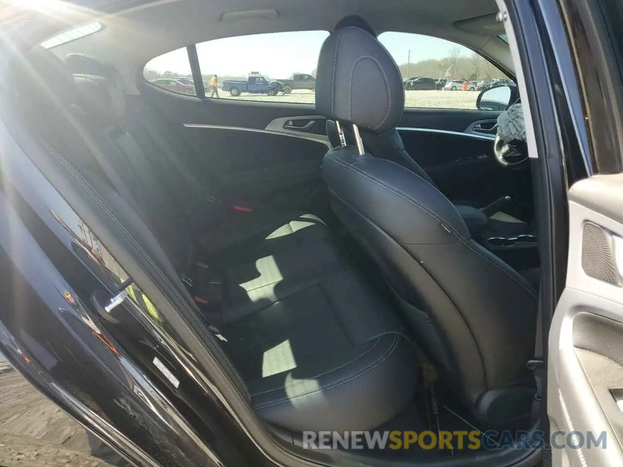 10 Photograph of a damaged car KMTG24LA5KU034923 GENESIS G70 2019