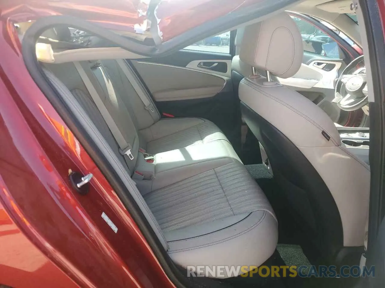 10 Photograph of a damaged car KMTG34LA0KU012504 GENESIS G70 2019