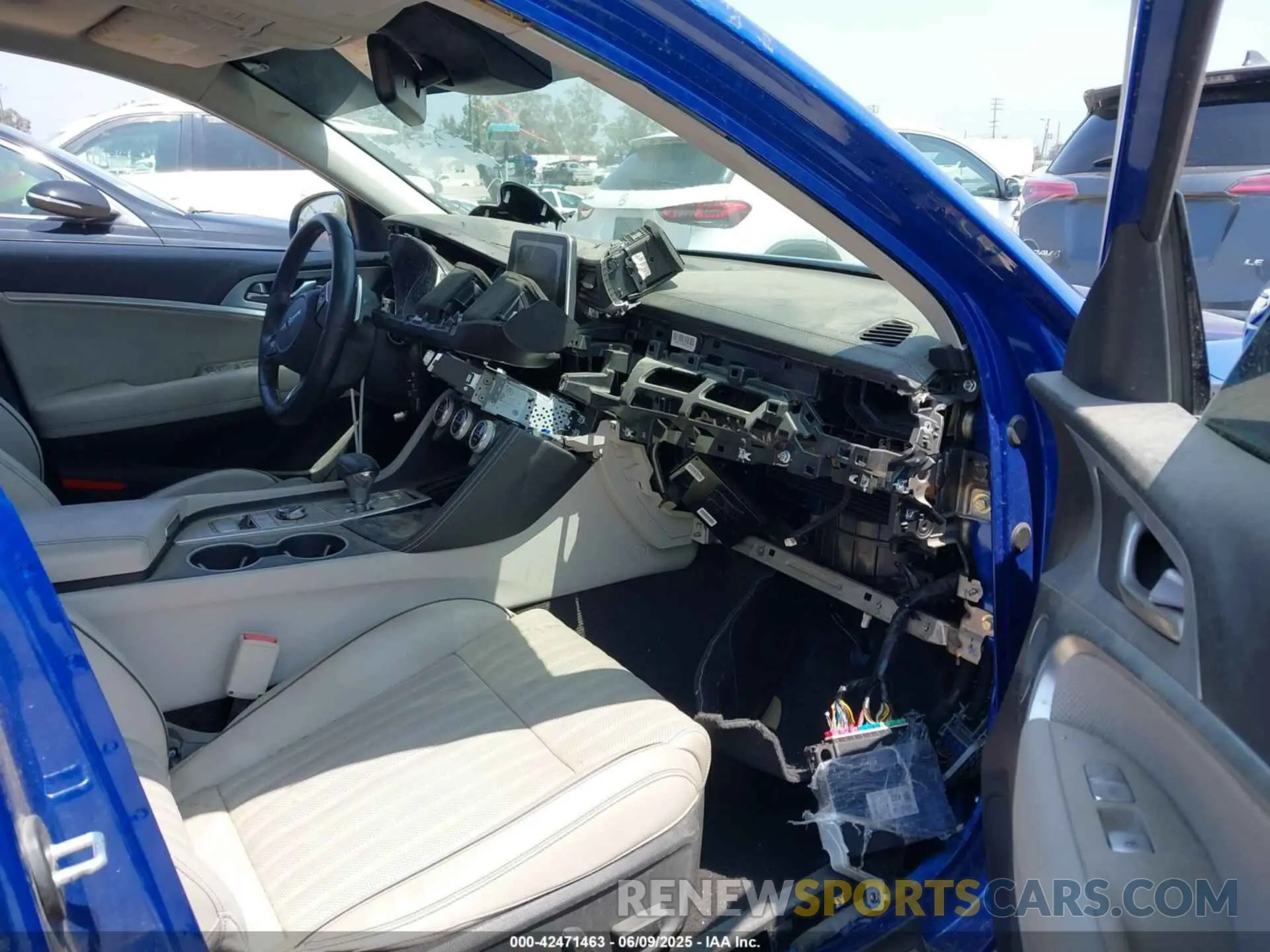 5 Photograph of a damaged car KMTG34LA0KU020554 GENESIS G70 2019