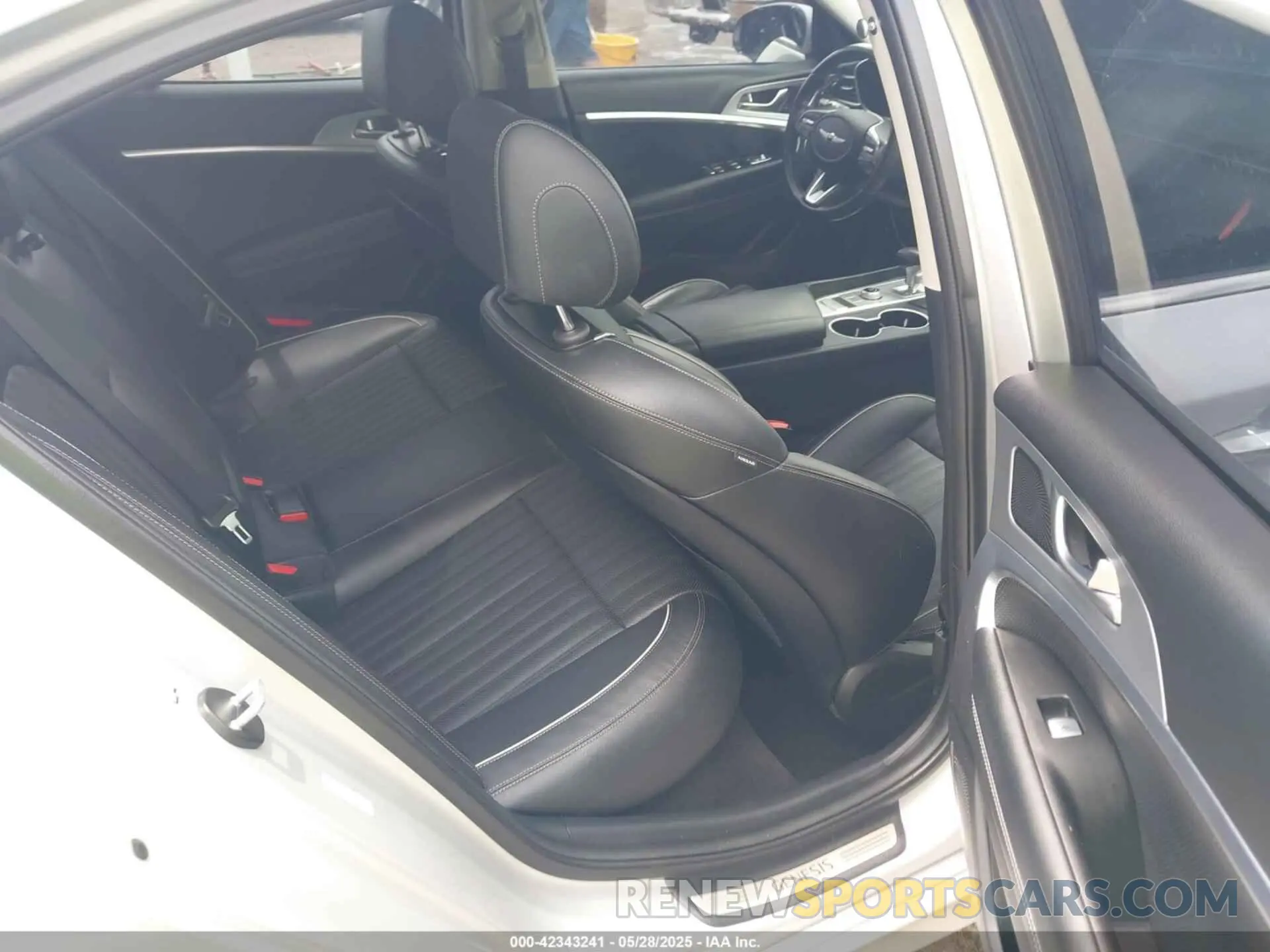 8 Photograph of a damaged car KMTG34LA4KU027233 GENESIS G70 2019