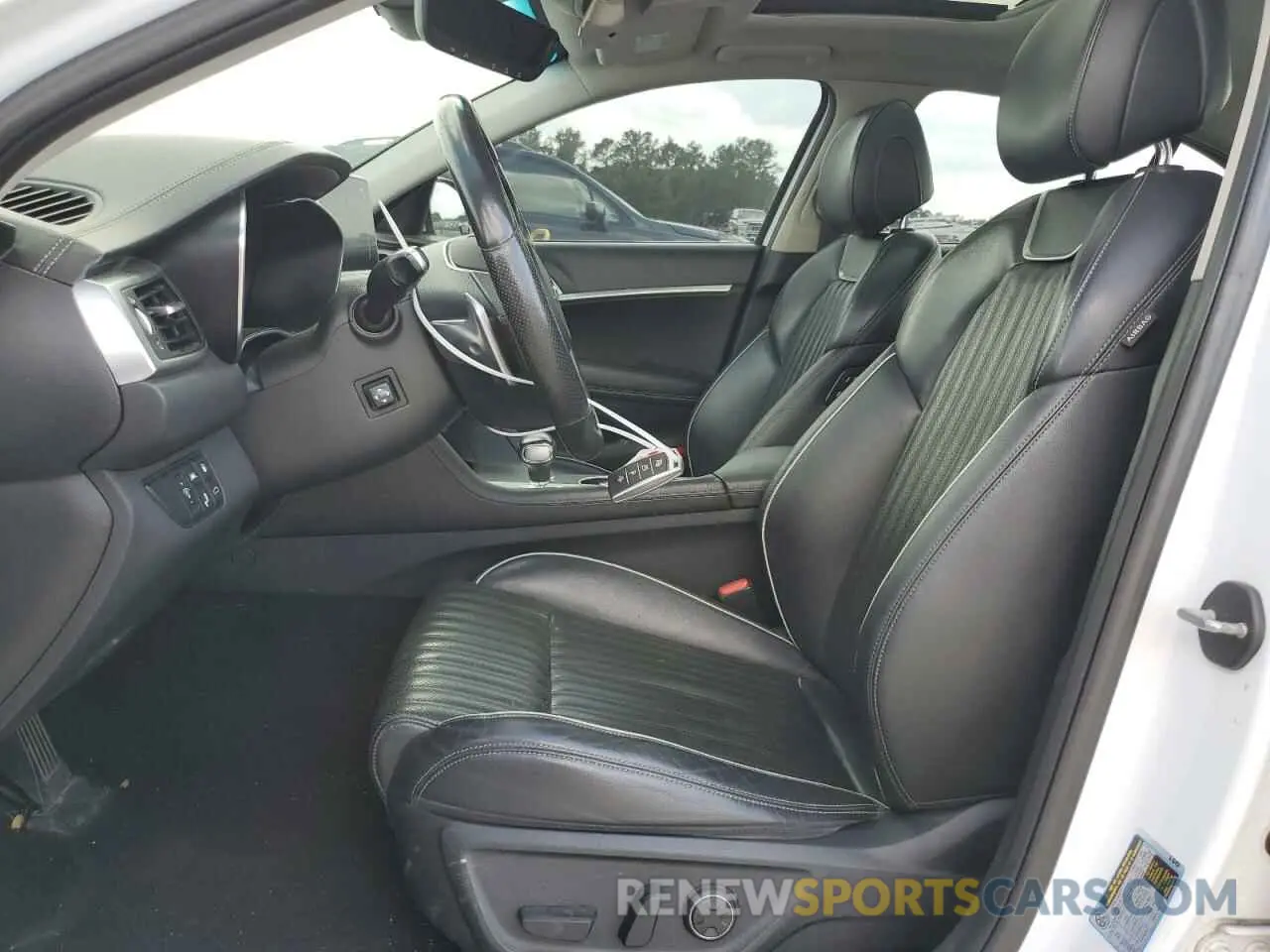 7 Photograph of a damaged car KMTG34LAXKU044313 GENESIS G70 2019