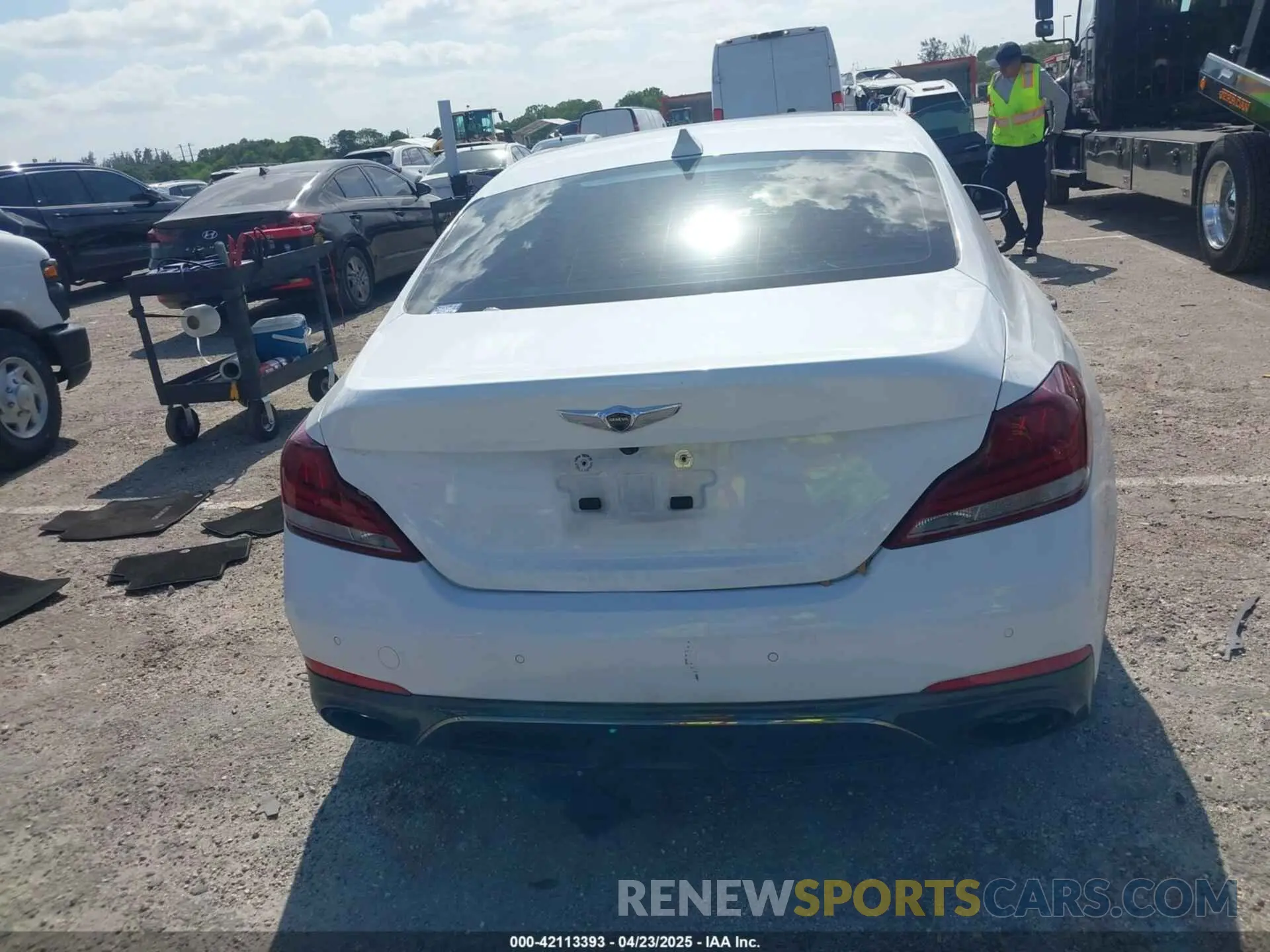 16 Photograph of a damaged car KMTG34LE0KU034232 GENESIS G70 2019