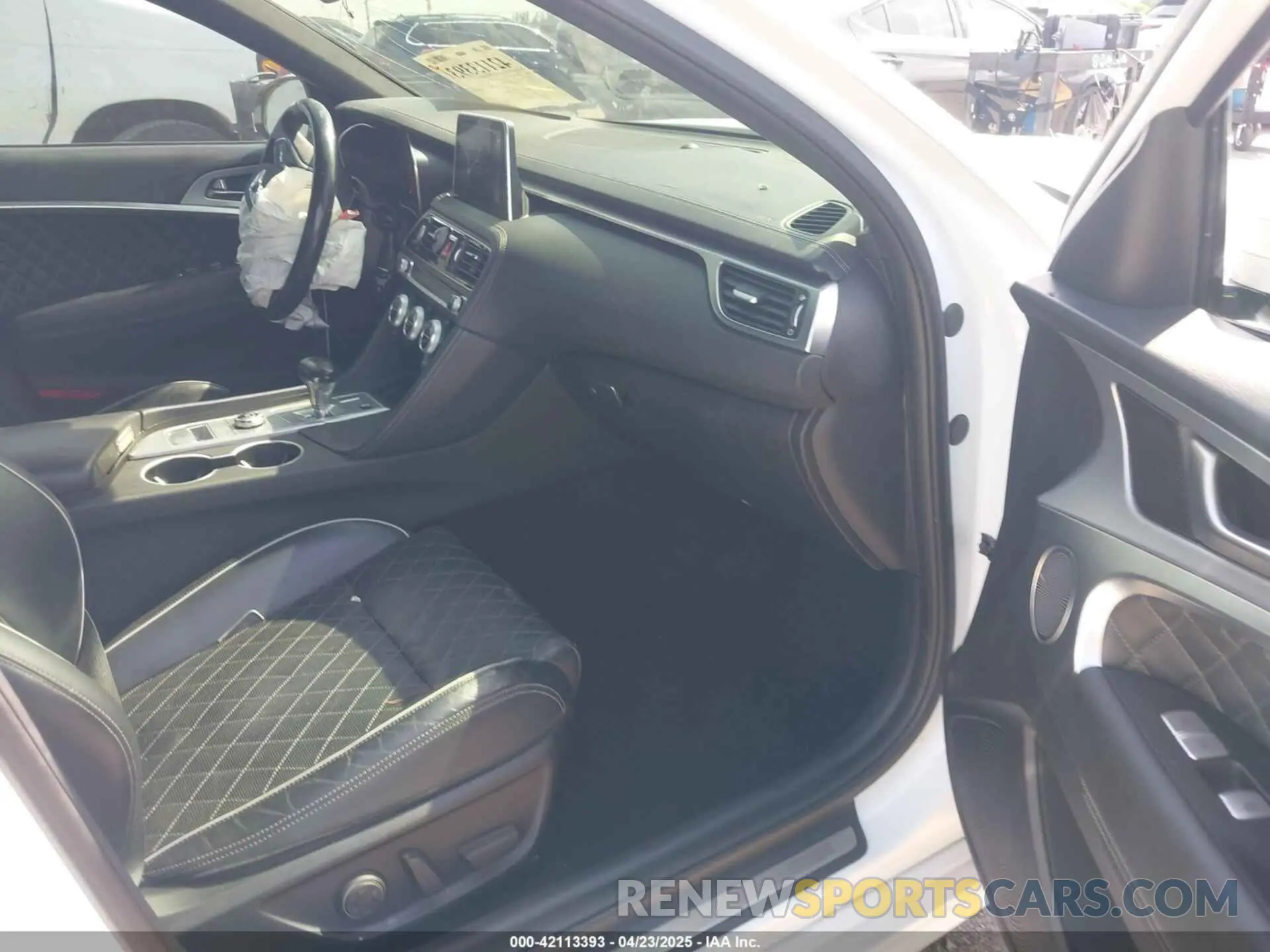 5 Photograph of a damaged car KMTG34LE0KU034232 GENESIS G70 2019