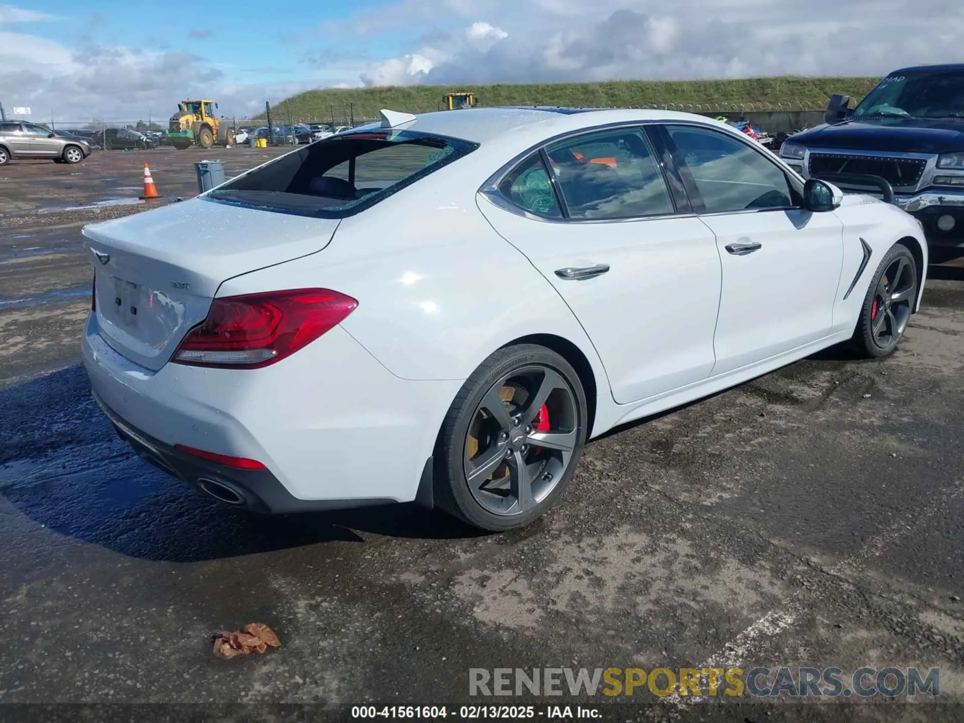 4 Photograph of a damaged car KMTG34LE2KU032479 GENESIS G70 2019