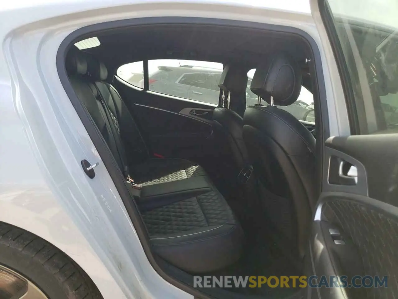10 Photograph of a damaged car KMTG34LE7KU017864 GENESIS G70 2019
