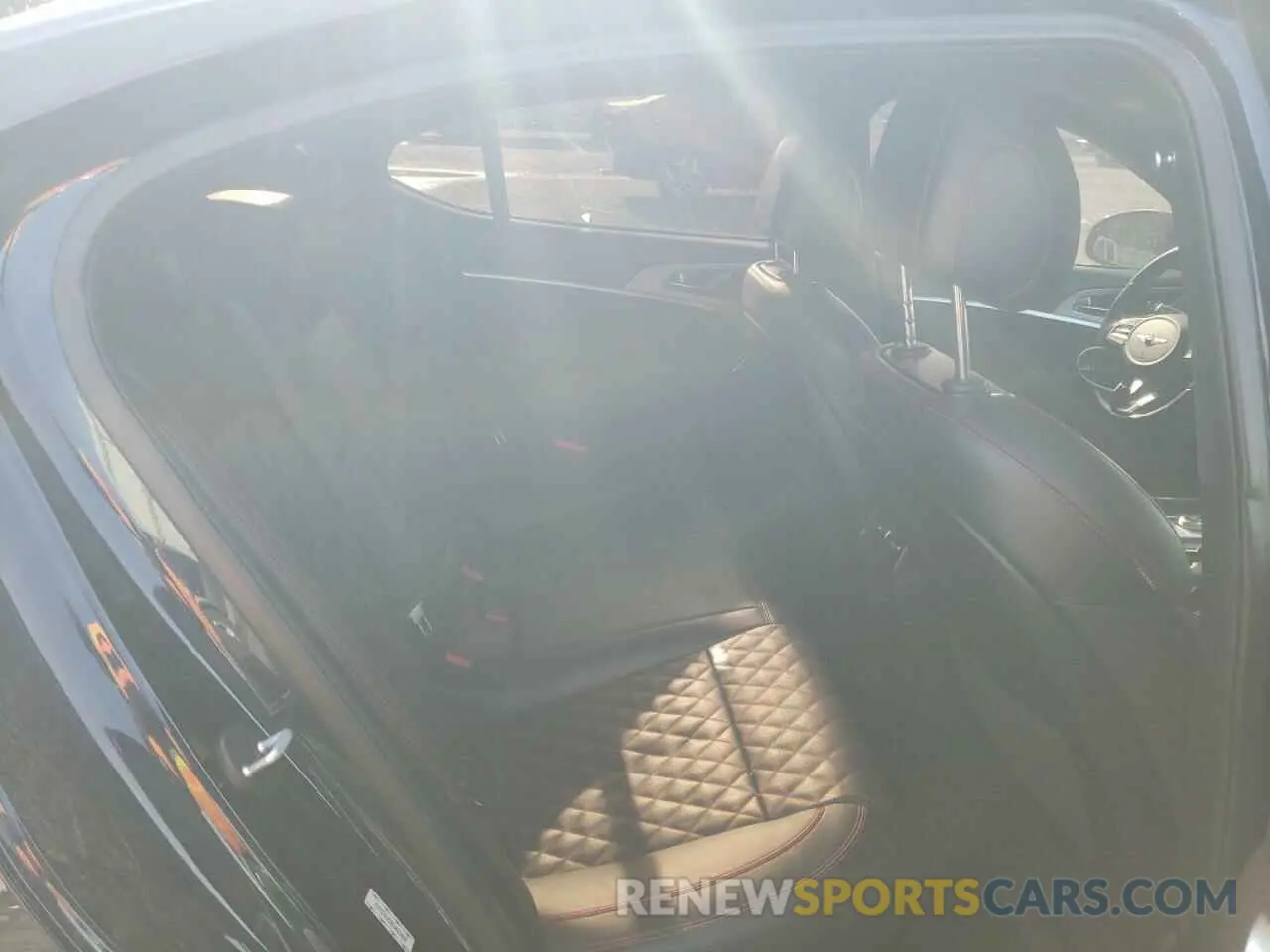 10 Photograph of a damaged car KMTG34LE8KU021082 GENESIS G70 2019