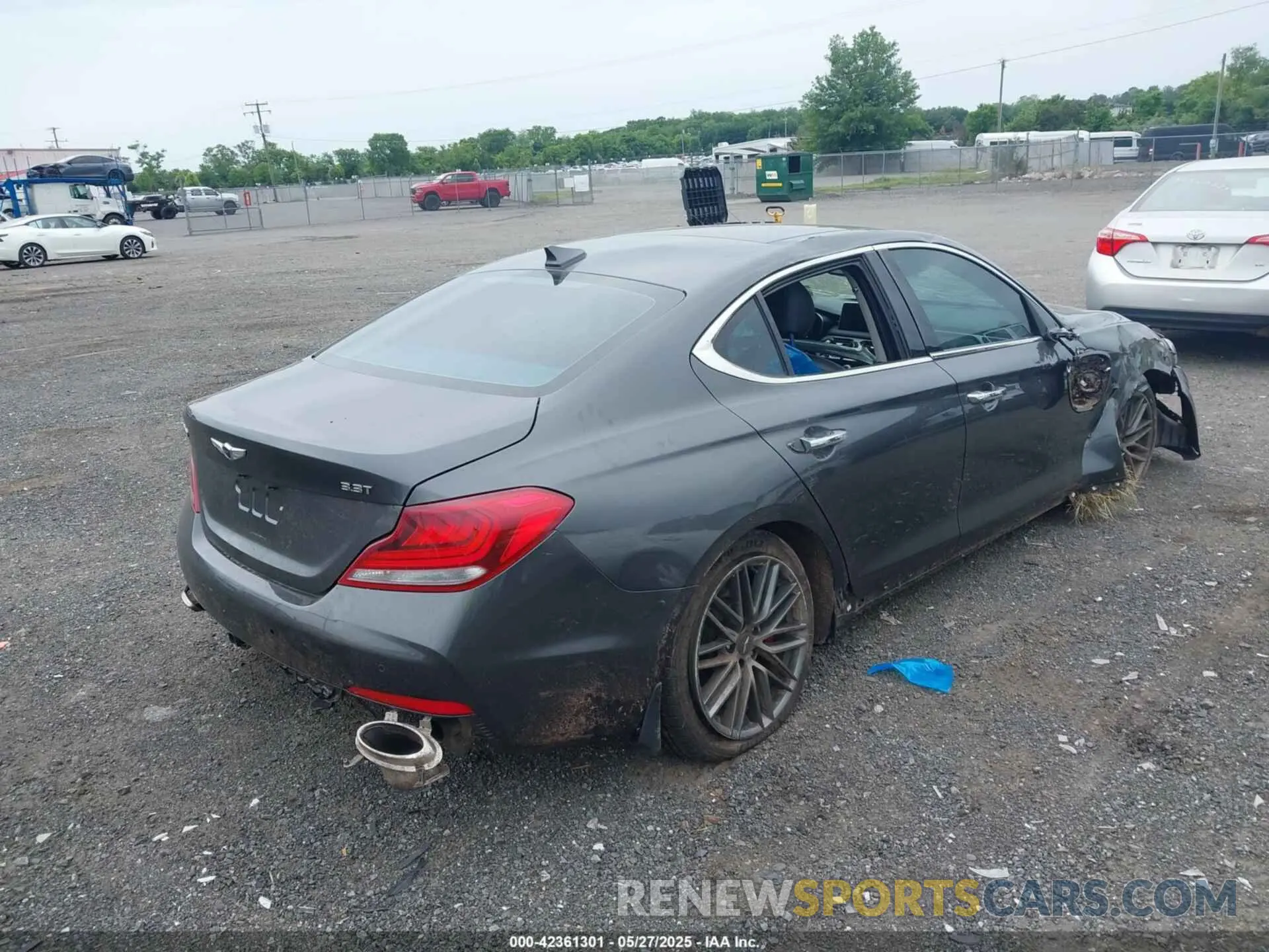 4 Photograph of a damaged car KMTG34LE8KU035029 GENESIS G70 2019