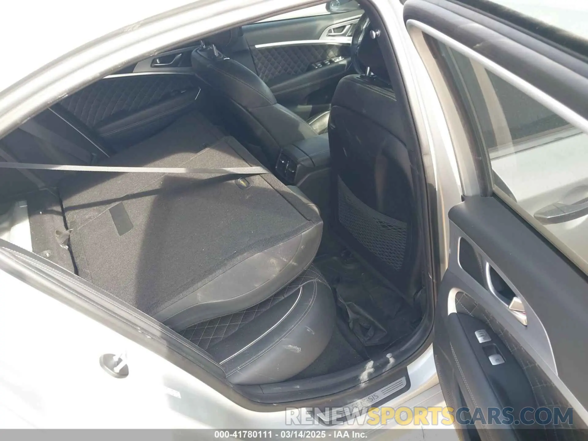 8 Photograph of a damaged car KMTG44LA2KU034212 GENESIS G70 2019
