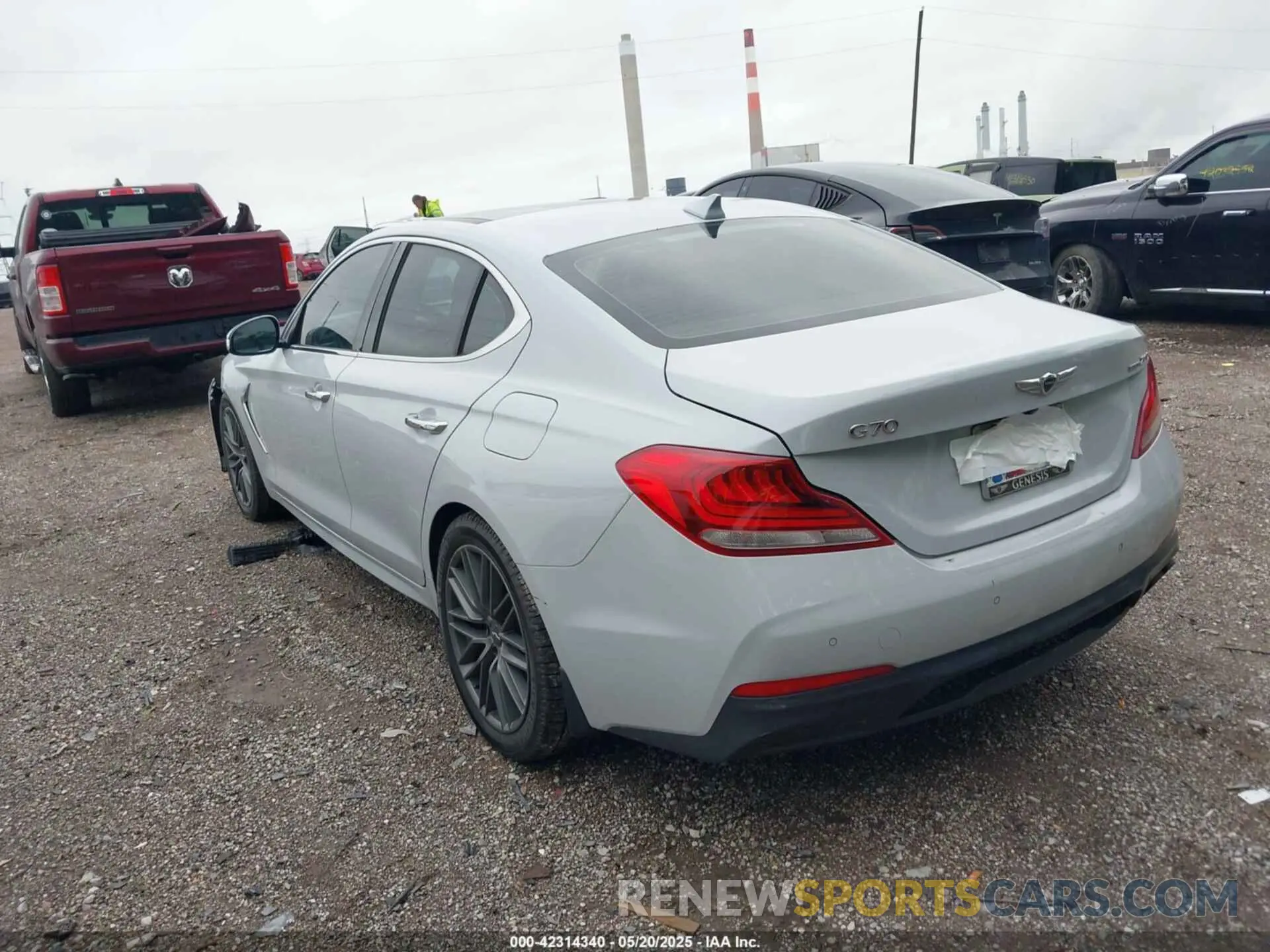 3 Photograph of a damaged car KMTG44LA4KU025432 GENESIS G70 2019