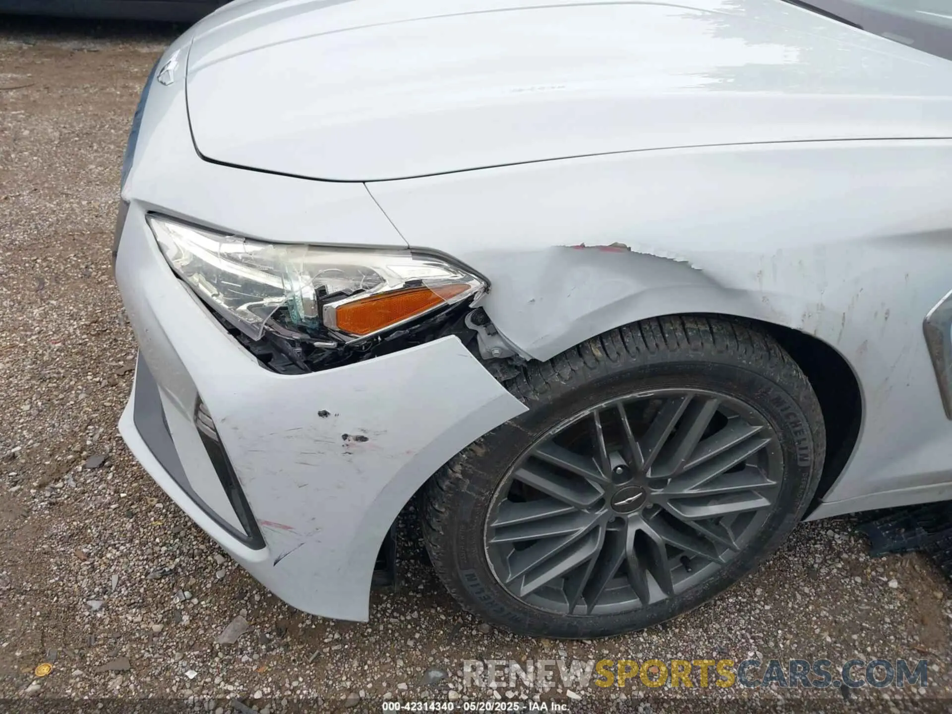6 Photograph of a damaged car KMTG44LA4KU025432 GENESIS G70 2019