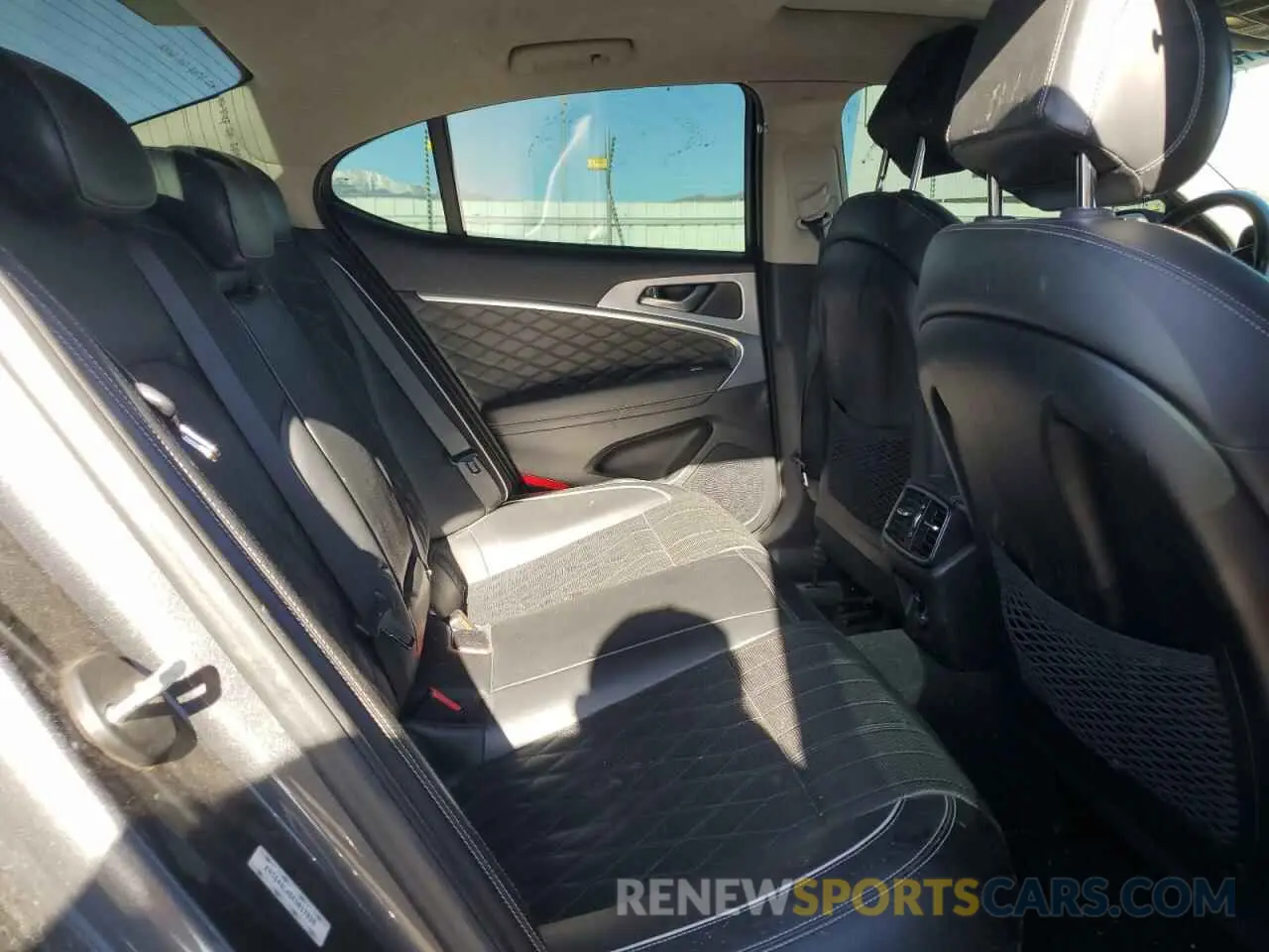 10 Photograph of a damaged car KMTG44LA5KU017839 GENESIS G70 2019