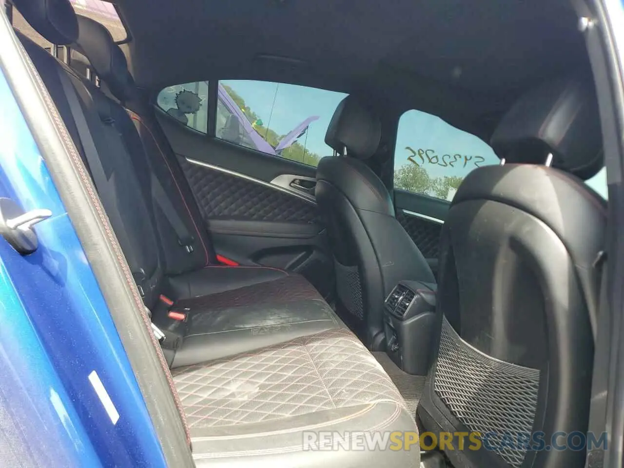 10 Photograph of a damaged car KMTG44LA5KU033135 GENESIS G70 2019