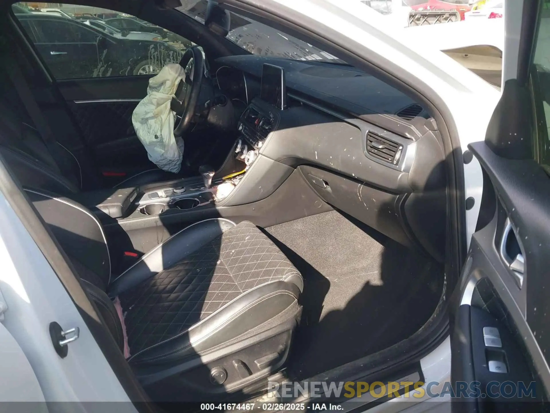 5 Photograph of a damaged car KMTG44LAXKU019182 GENESIS G70 2019