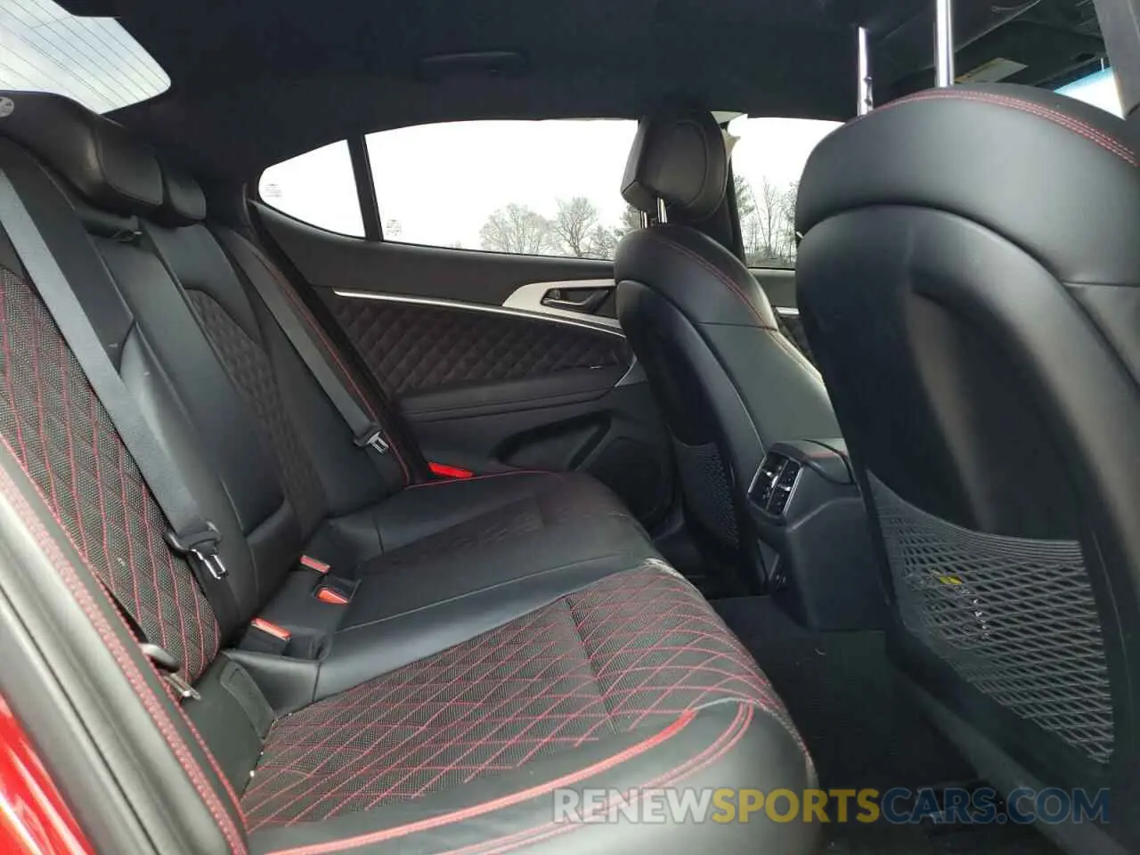 10 Photograph of a damaged car KMTG44LAXKU027461 GENESIS G70 2019