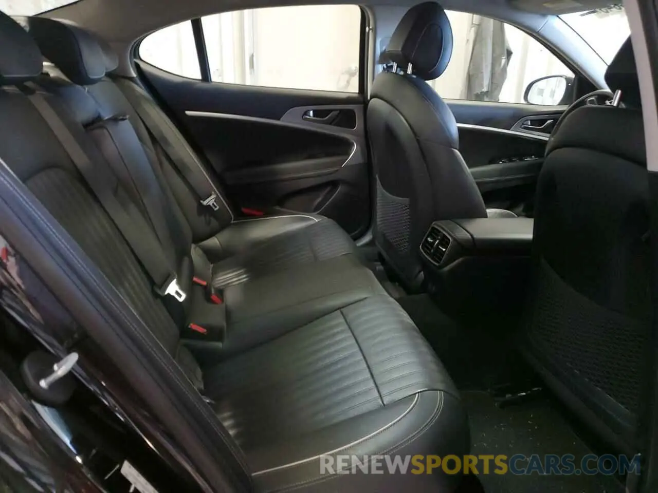 10 Photograph of a damaged car KMTG54LE3KU037703 GENESIS G70 2019