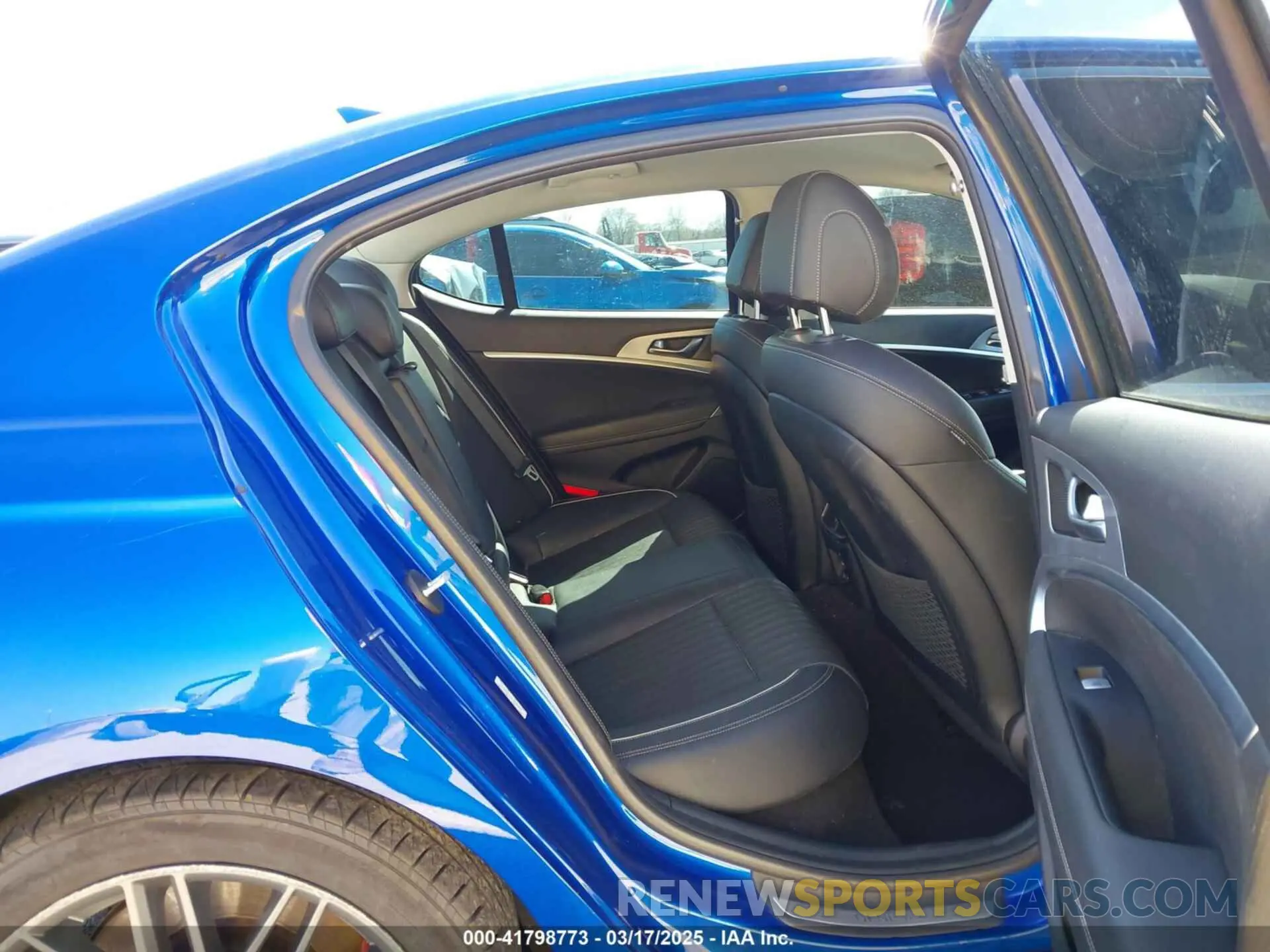 8 Photograph of a damaged car KMTG54LE7KU030592 GENESIS G70 2019