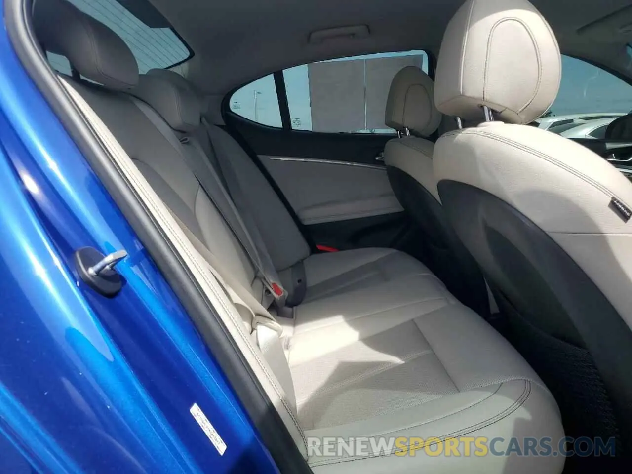 10 Photograph of a damaged car KMTG64LAXKU043847 GENESIS G70 2019