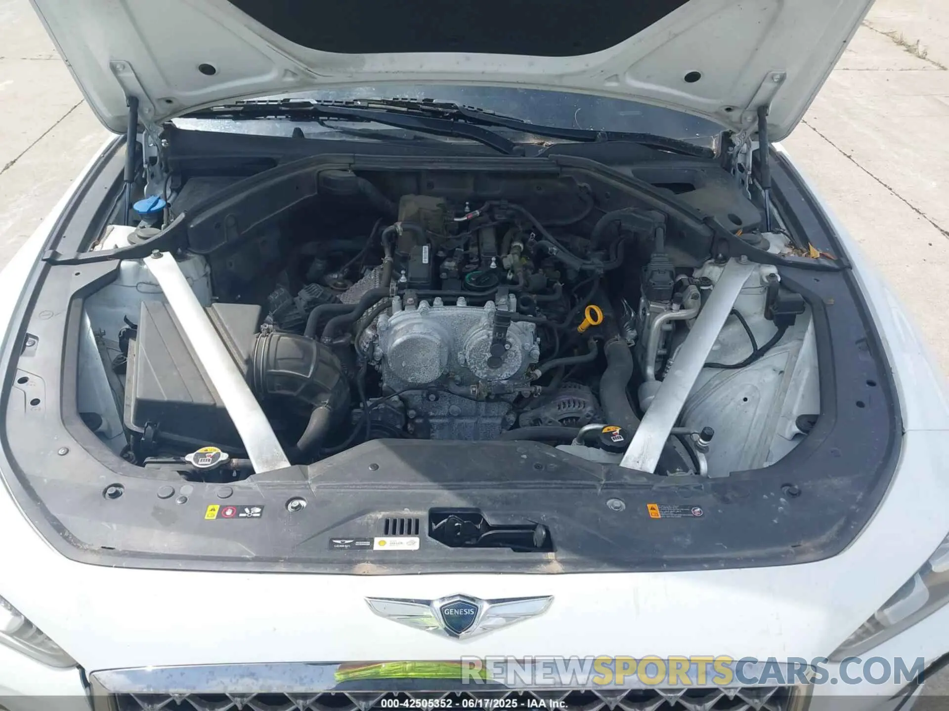 10 Photograph of a damaged car KMTG24LA5LU057278 GENESIS G70 2020