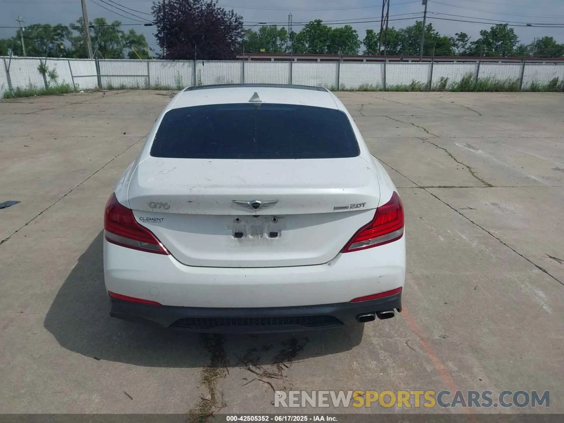 16 Photograph of a damaged car KMTG24LA5LU057278 GENESIS G70 2020