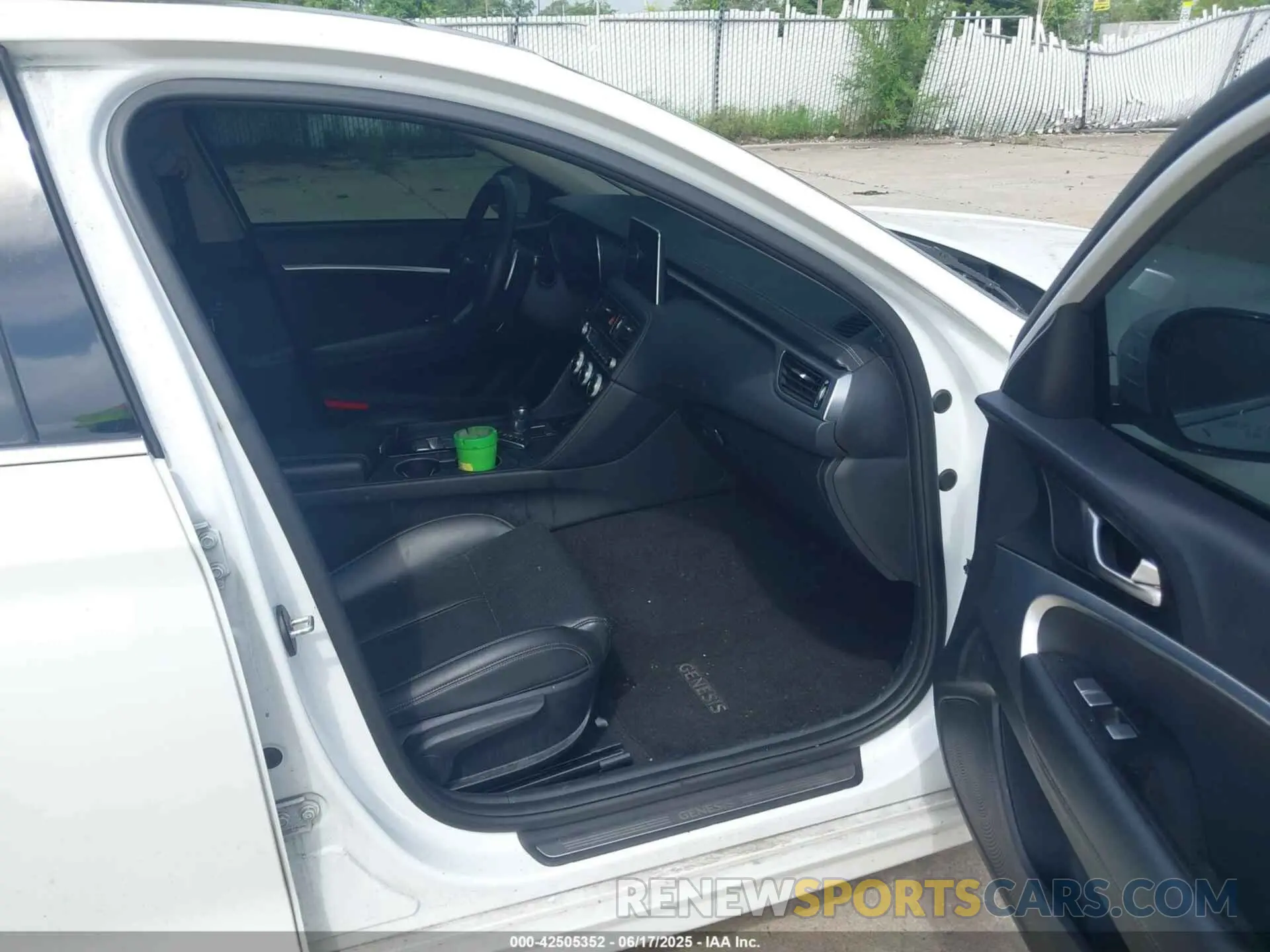 5 Photograph of a damaged car KMTG24LA5LU057278 GENESIS G70 2020