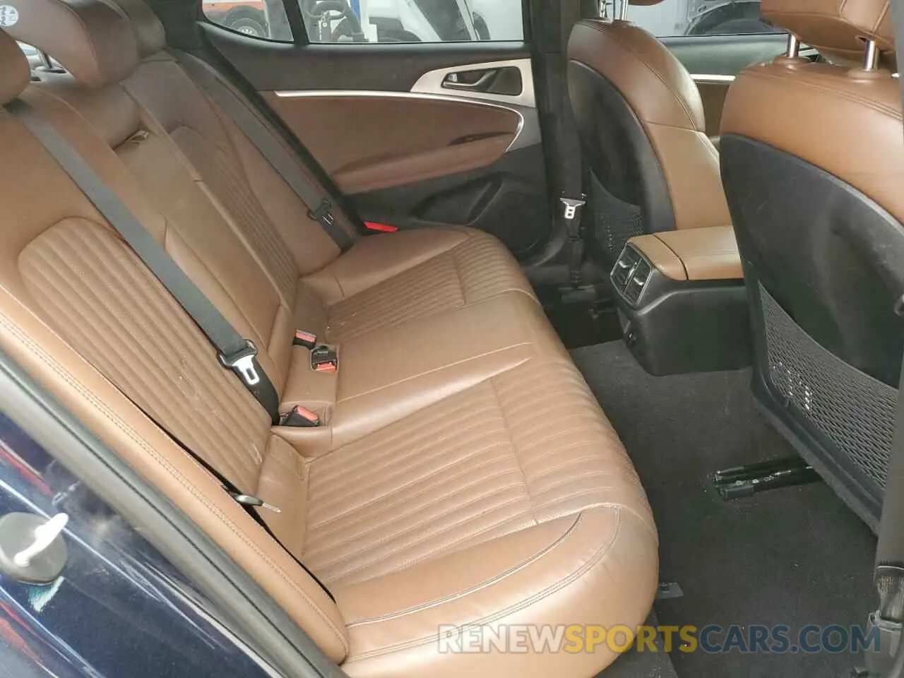 10 Photograph of a damaged car KMTG34LA0LU046749 GENESIS G70 2020