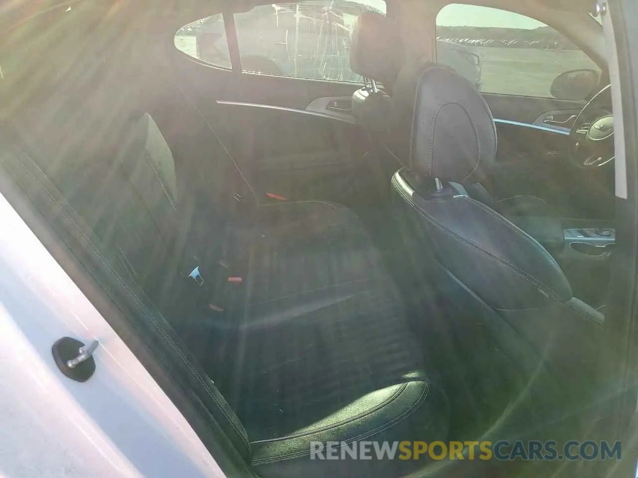 10 Photograph of a damaged car KMTG34LA1LU063284 GENESIS G70 2020