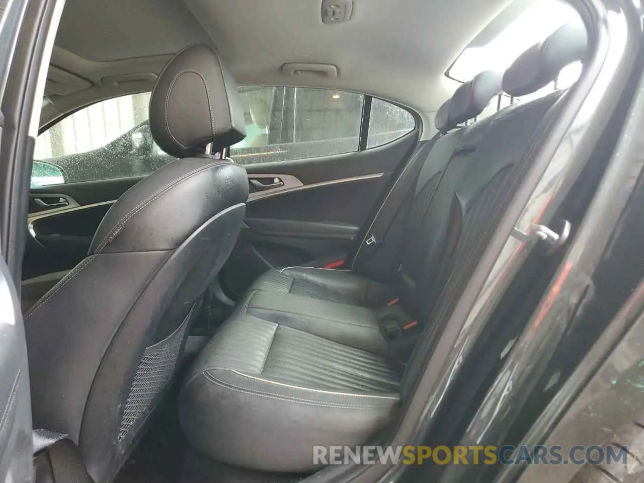 10 Photograph of a damaged car KMTG34LA2LU047675 GENESIS G70 2020