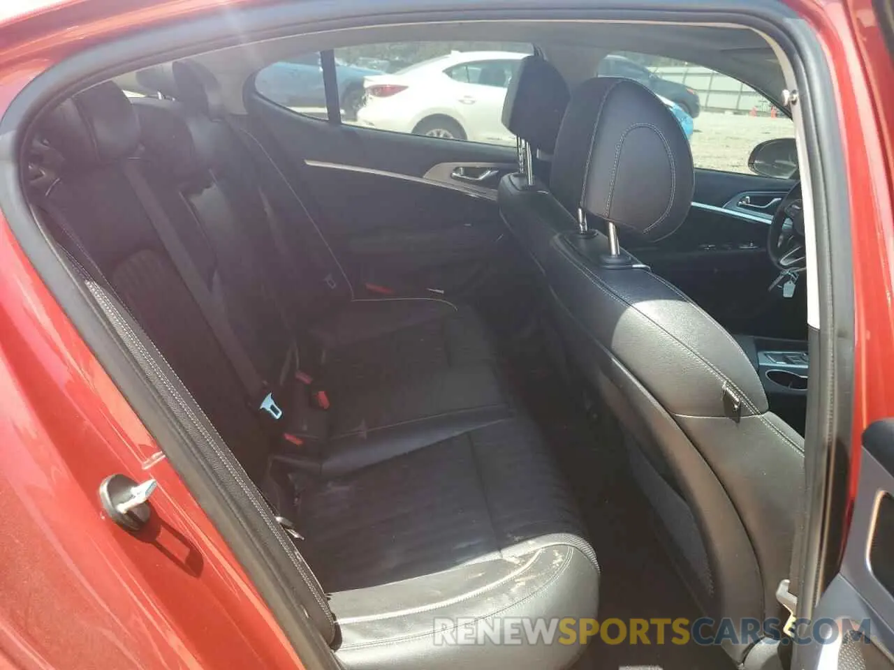 10 Photograph of a damaged car KMTG34LA5LU060257 GENESIS G70 2020
