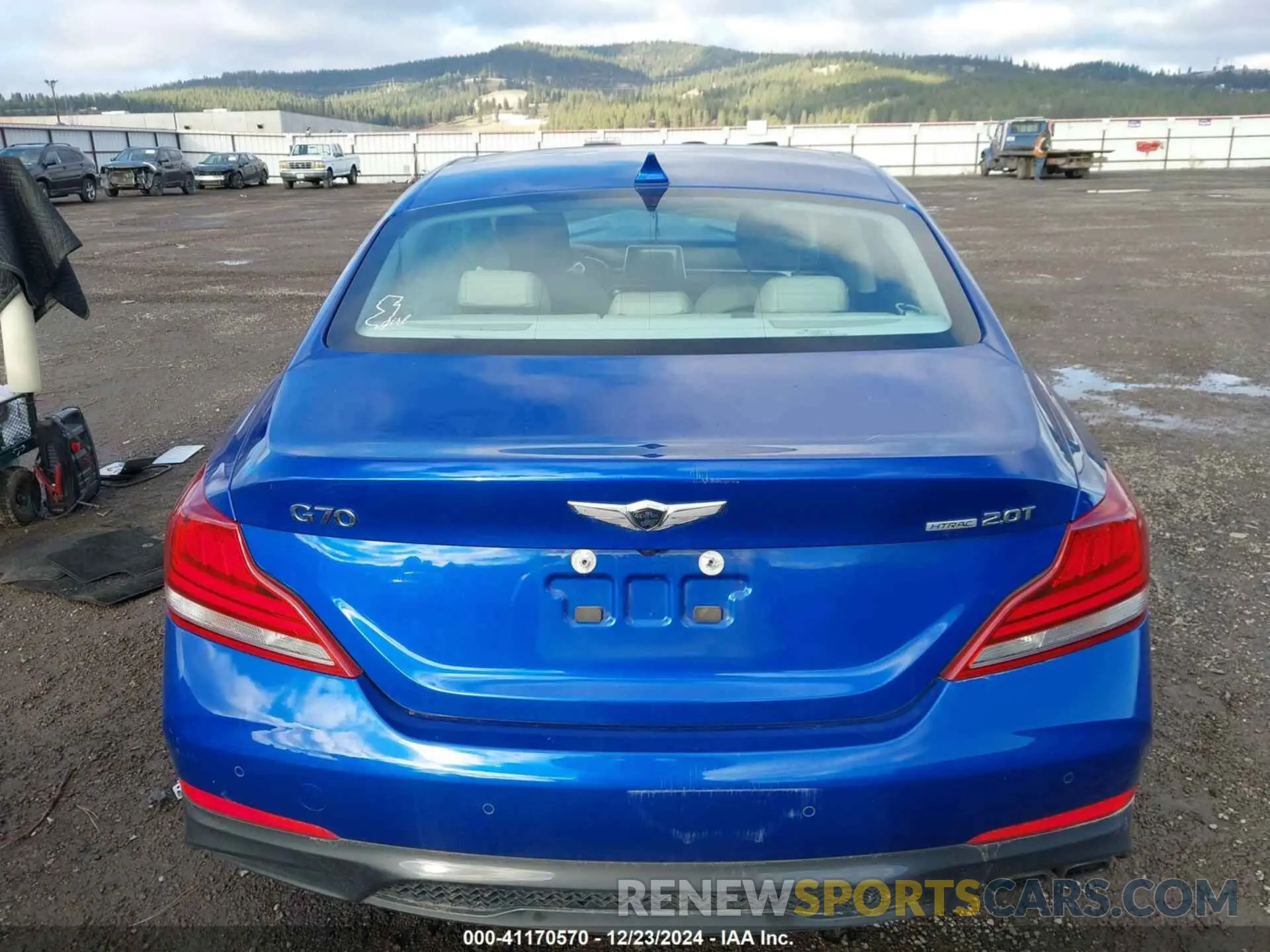 17 Photograph of a damaged car KMTG34LA7LU045274 GENESIS G70 2020