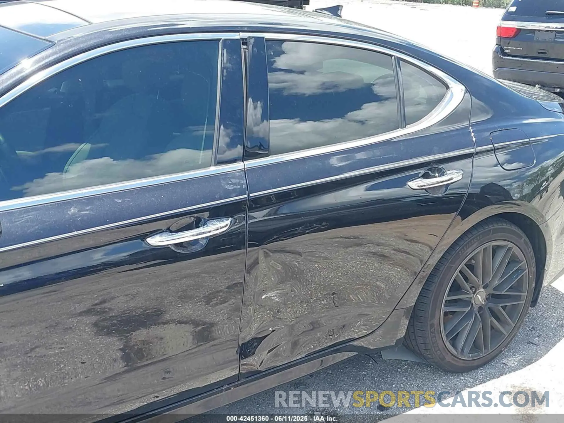 6 Photograph of a damaged car KMTG34LA9LU063789 GENESIS G70 2020