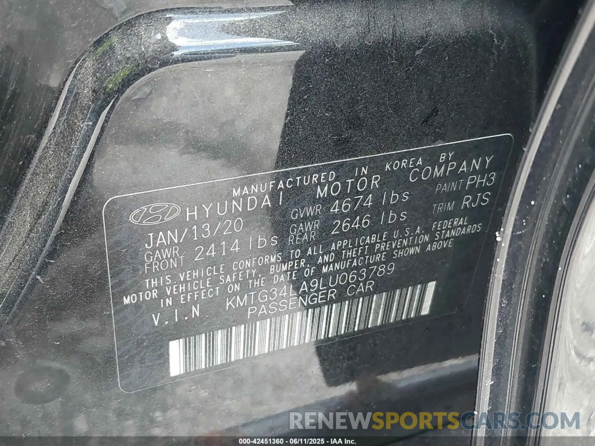 9 Photograph of a damaged car KMTG34LA9LU063789 GENESIS G70 2020