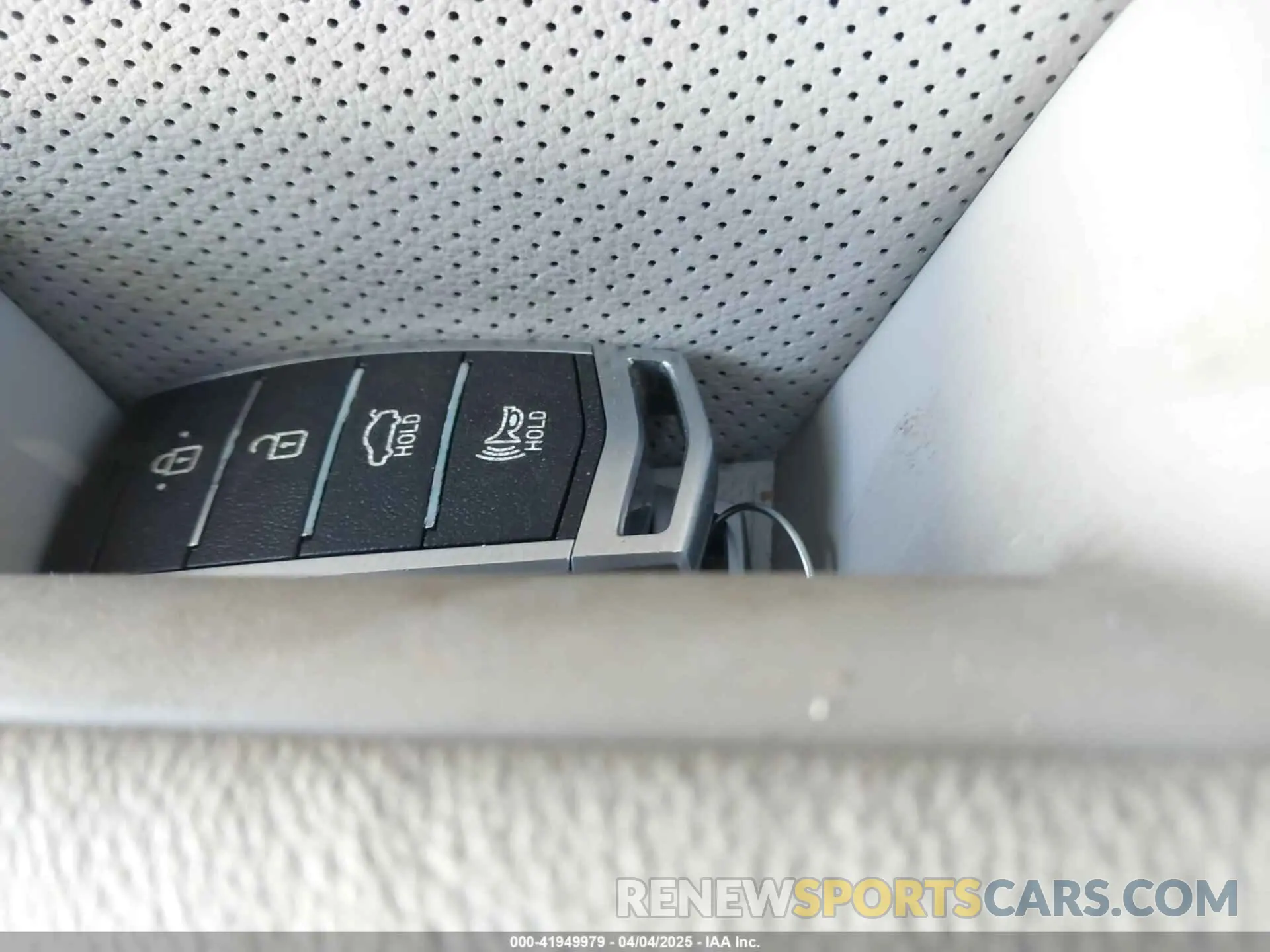 11 Photograph of a damaged car KMTG34LAXLU062859 GENESIS G70 2020