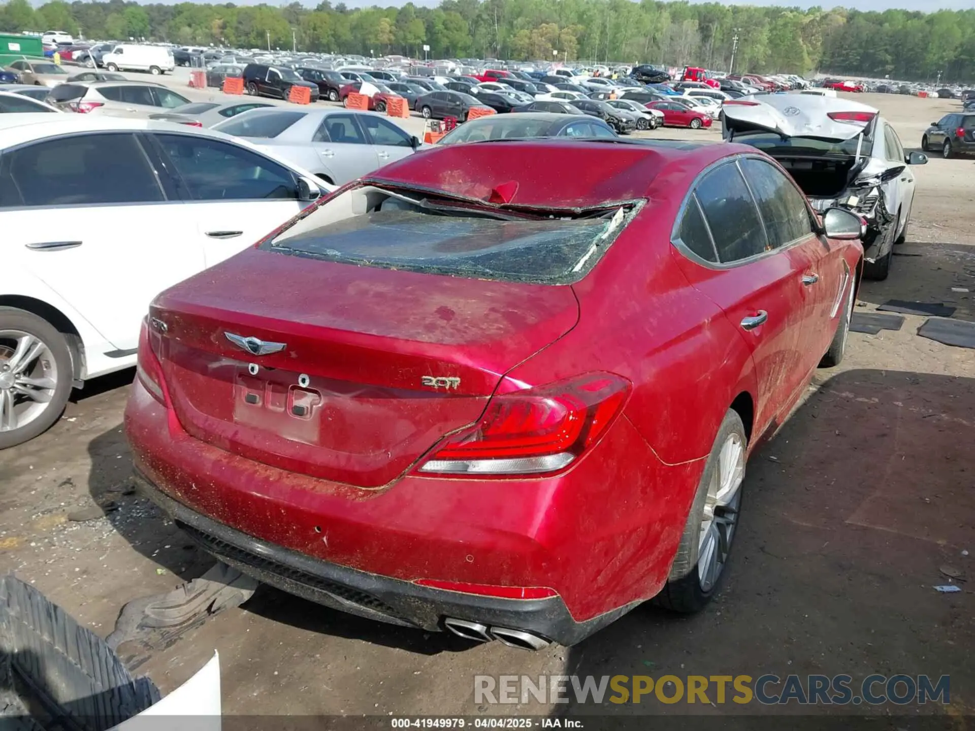 4 Photograph of a damaged car KMTG34LAXLU062859 GENESIS G70 2020