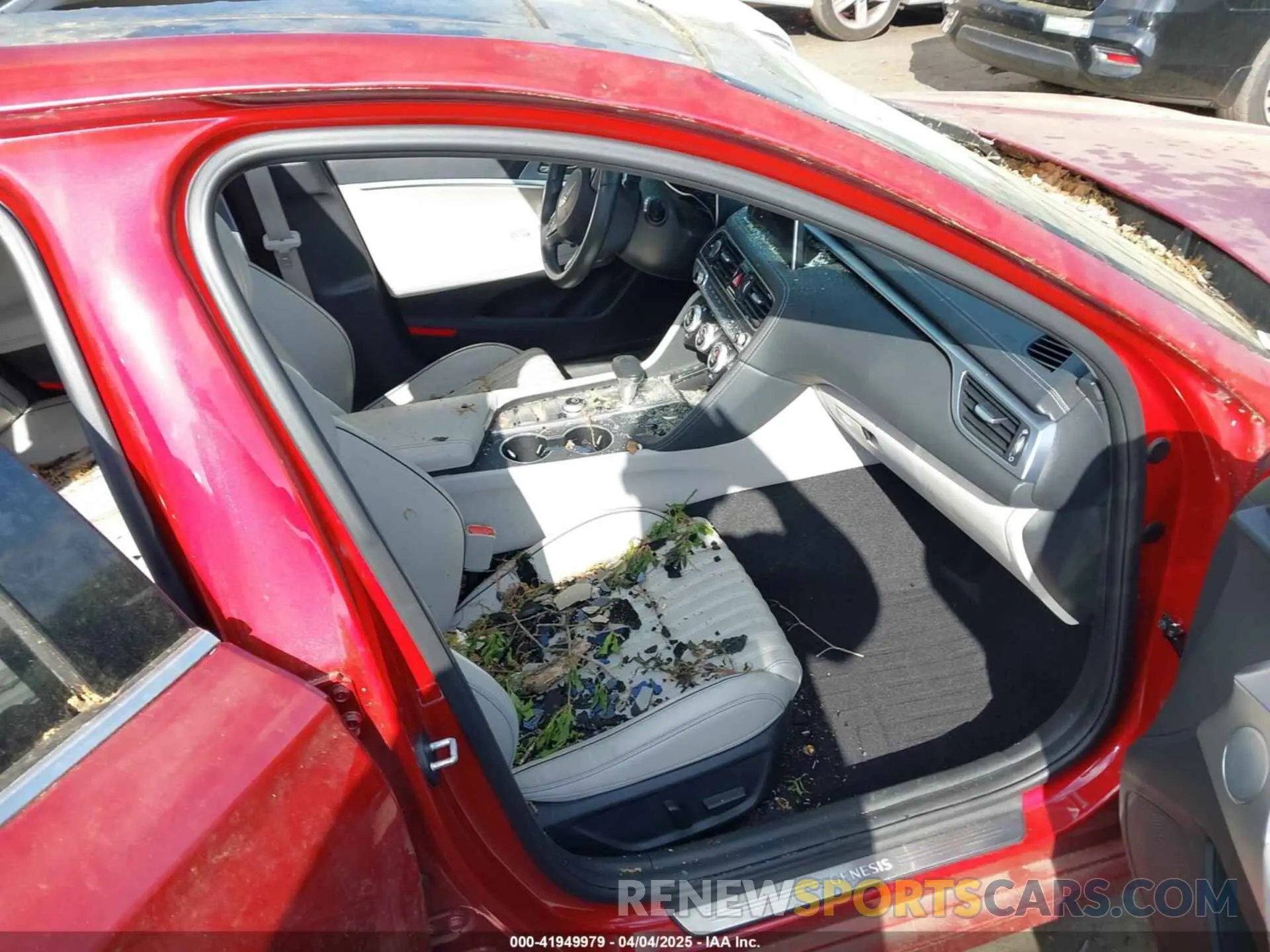 5 Photograph of a damaged car KMTG34LAXLU062859 GENESIS G70 2020