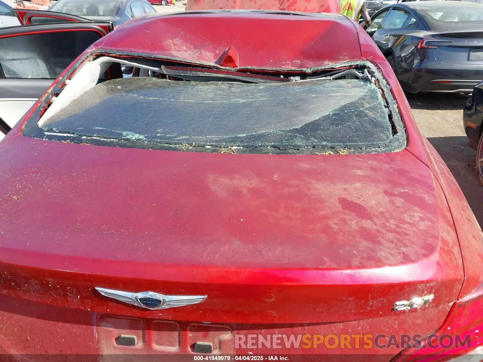 6 Photograph of a damaged car KMTG34LAXLU062859 GENESIS G70 2020